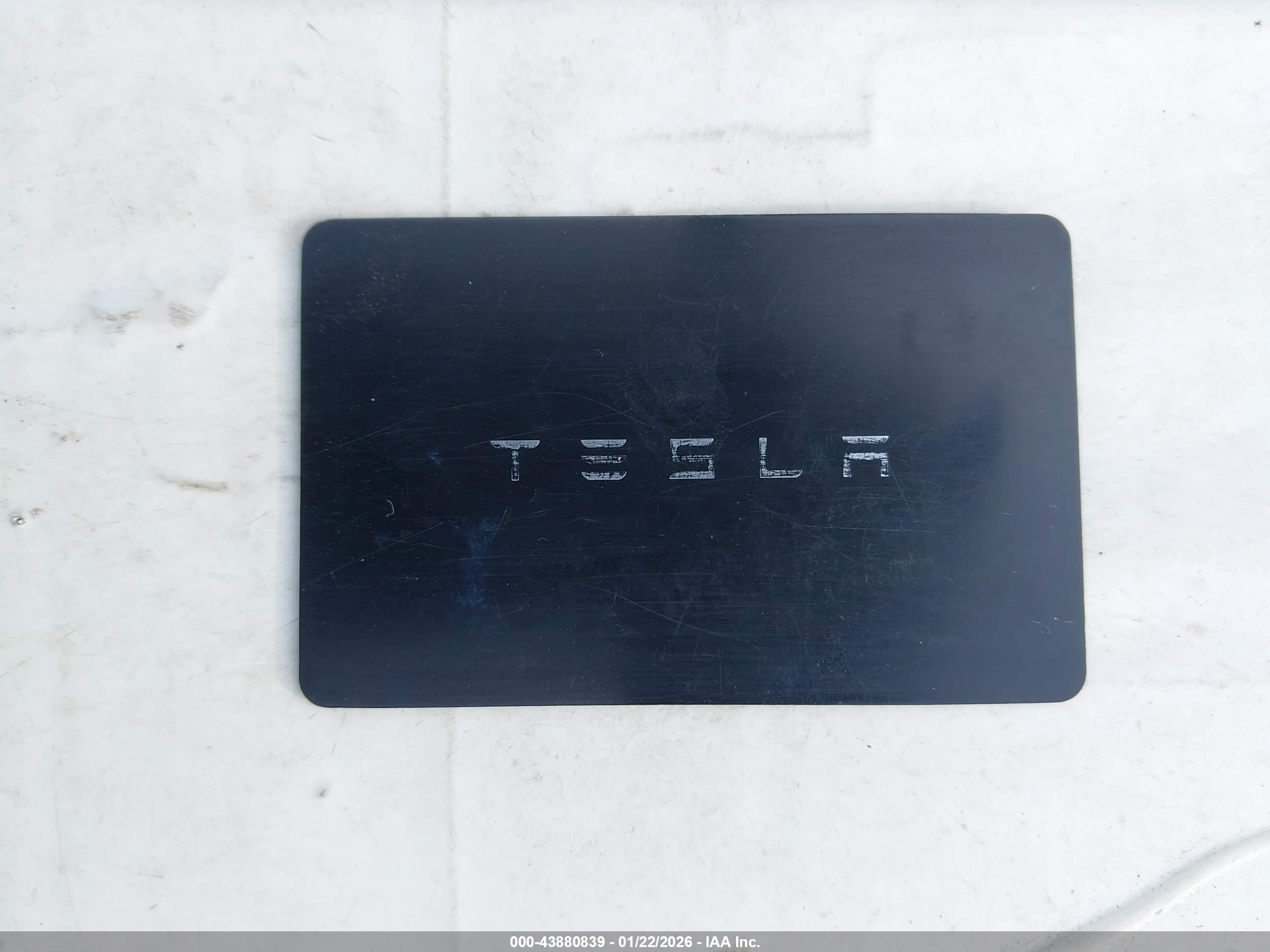 TESLA MODEL image 11