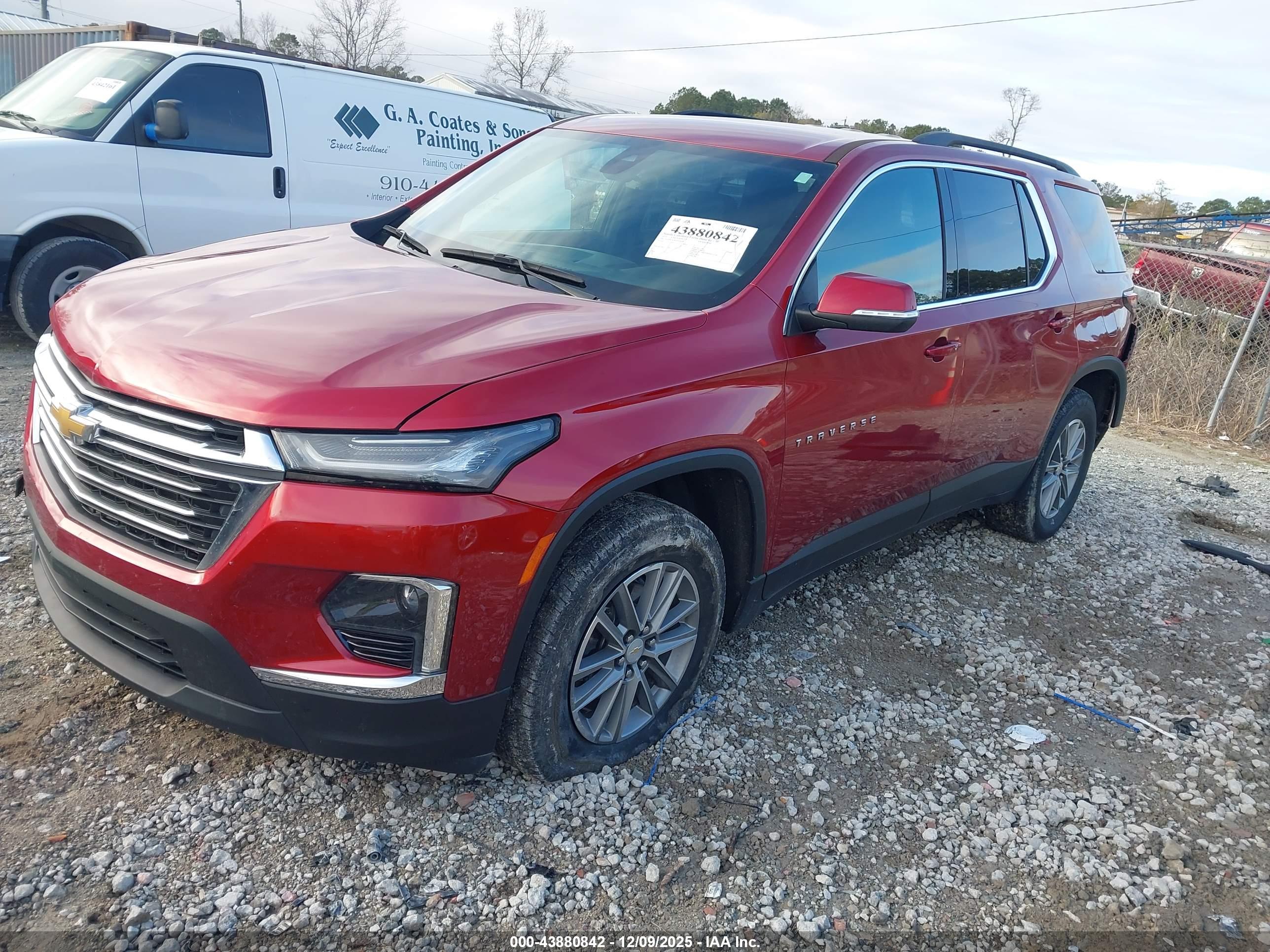 CHEVROLET TRAVERSE image 2