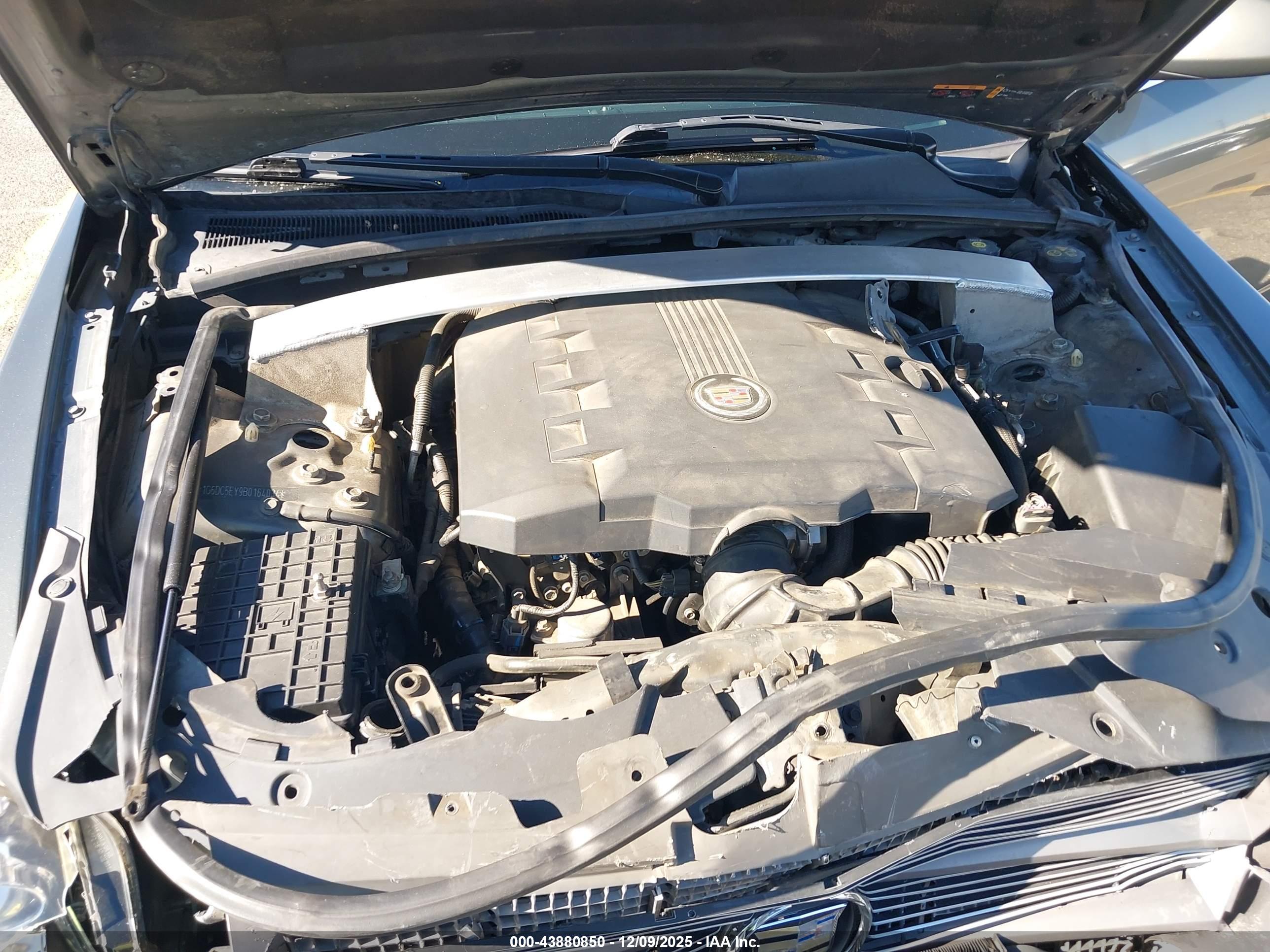CADILLAC CTS image 10
