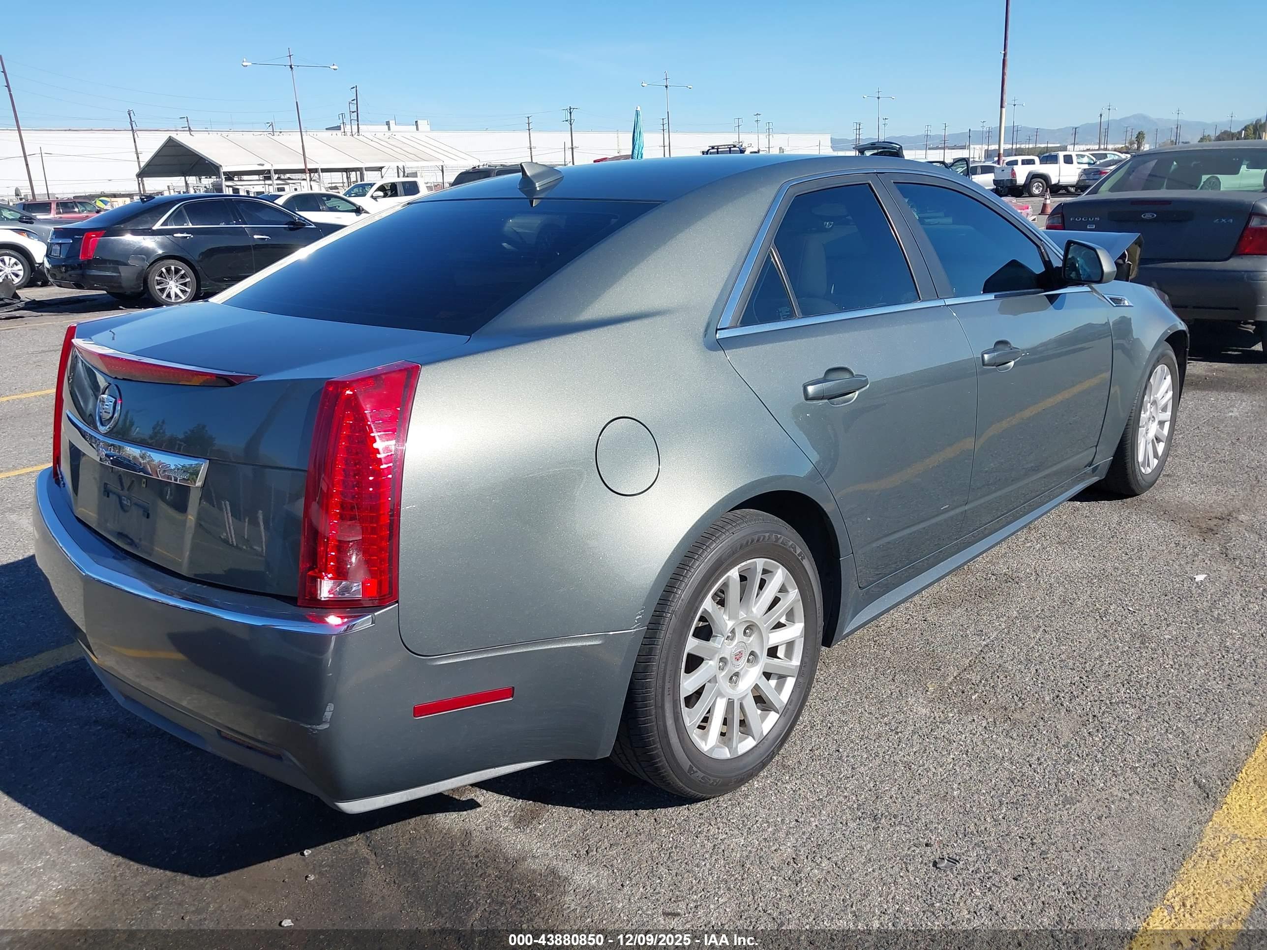 CADILLAC CTS image 4
