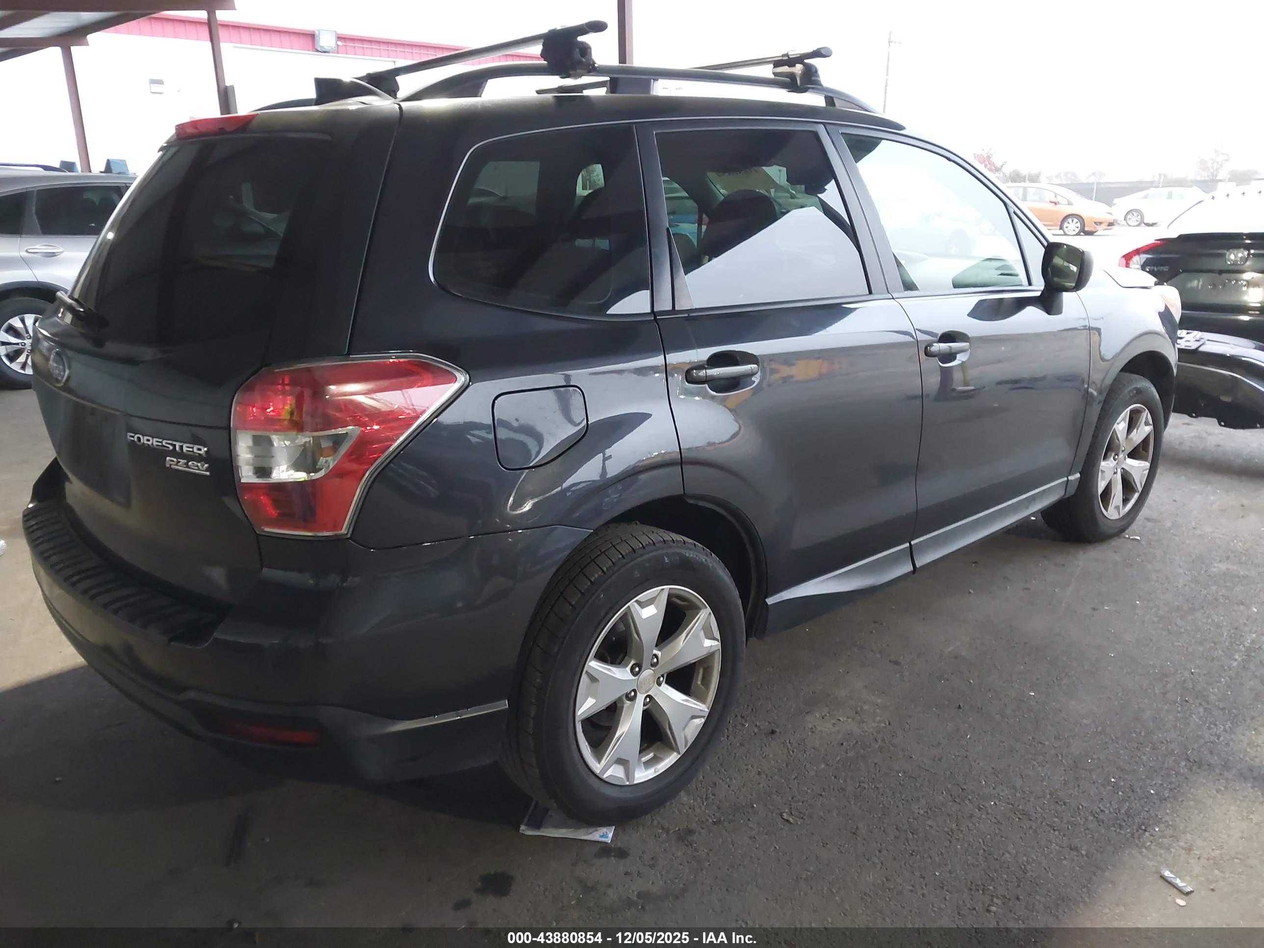 SUBARU FORESTER image 4