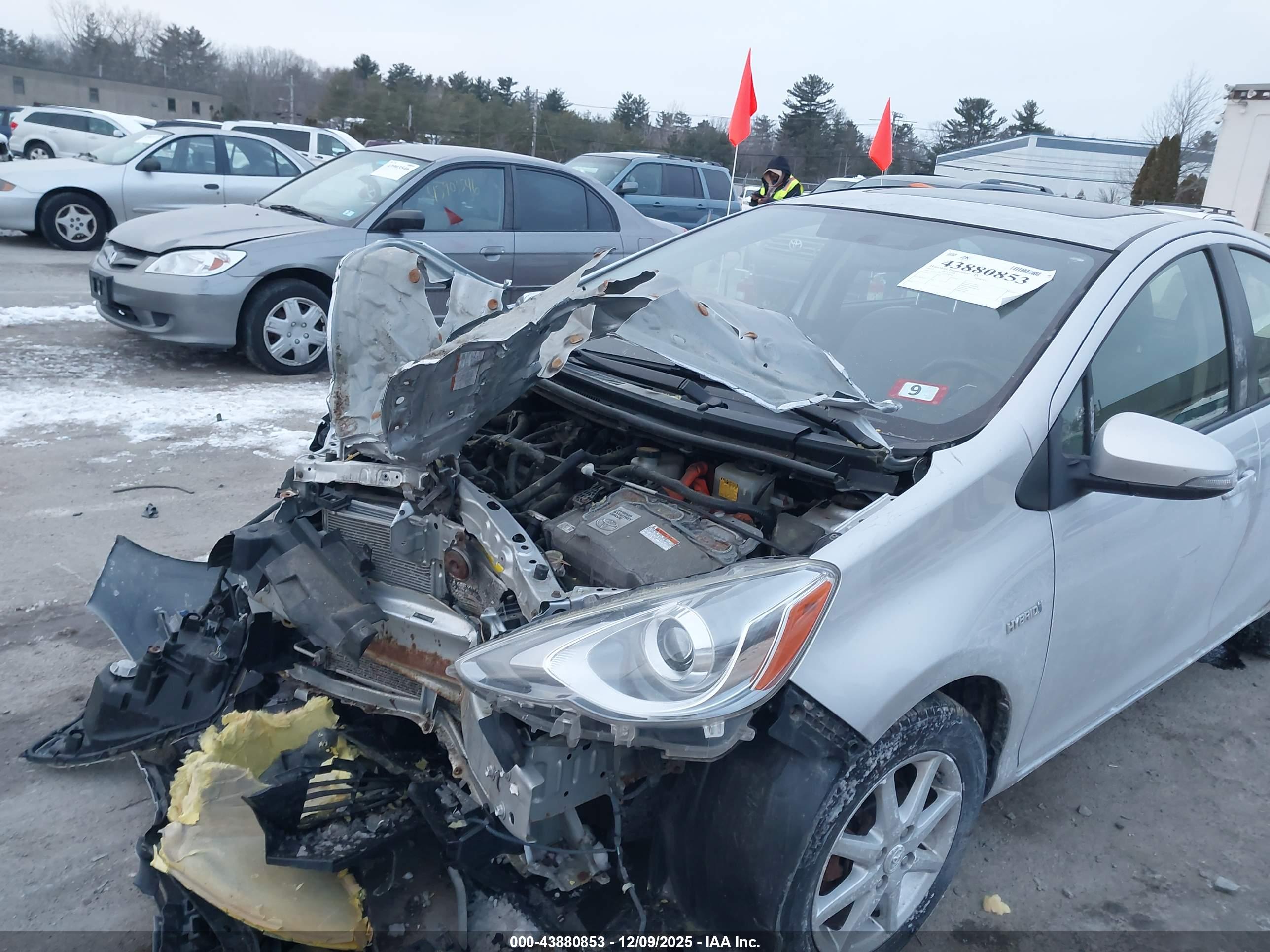 TOYOTA PRIUS image 6