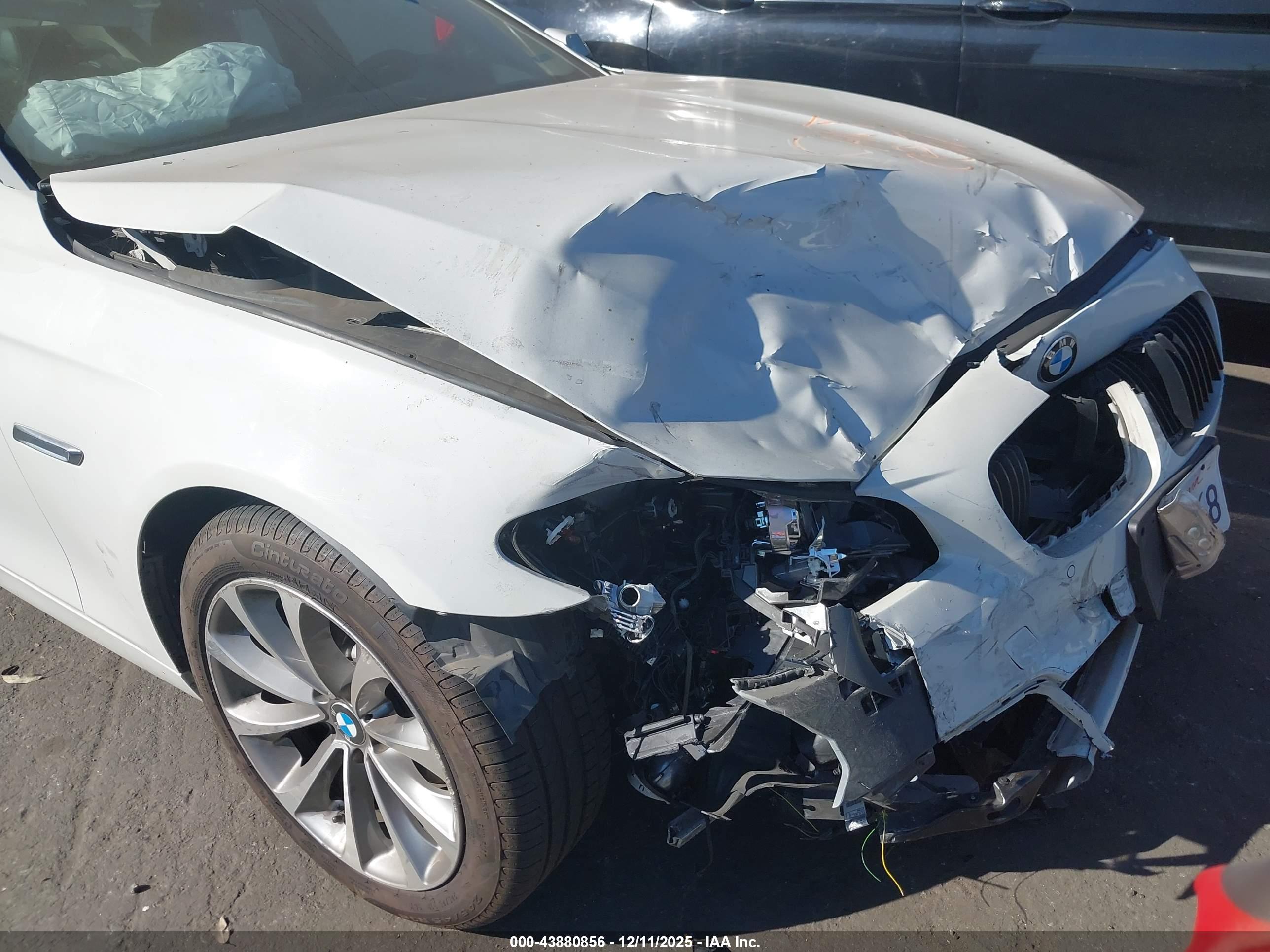 BMW 528I image 6