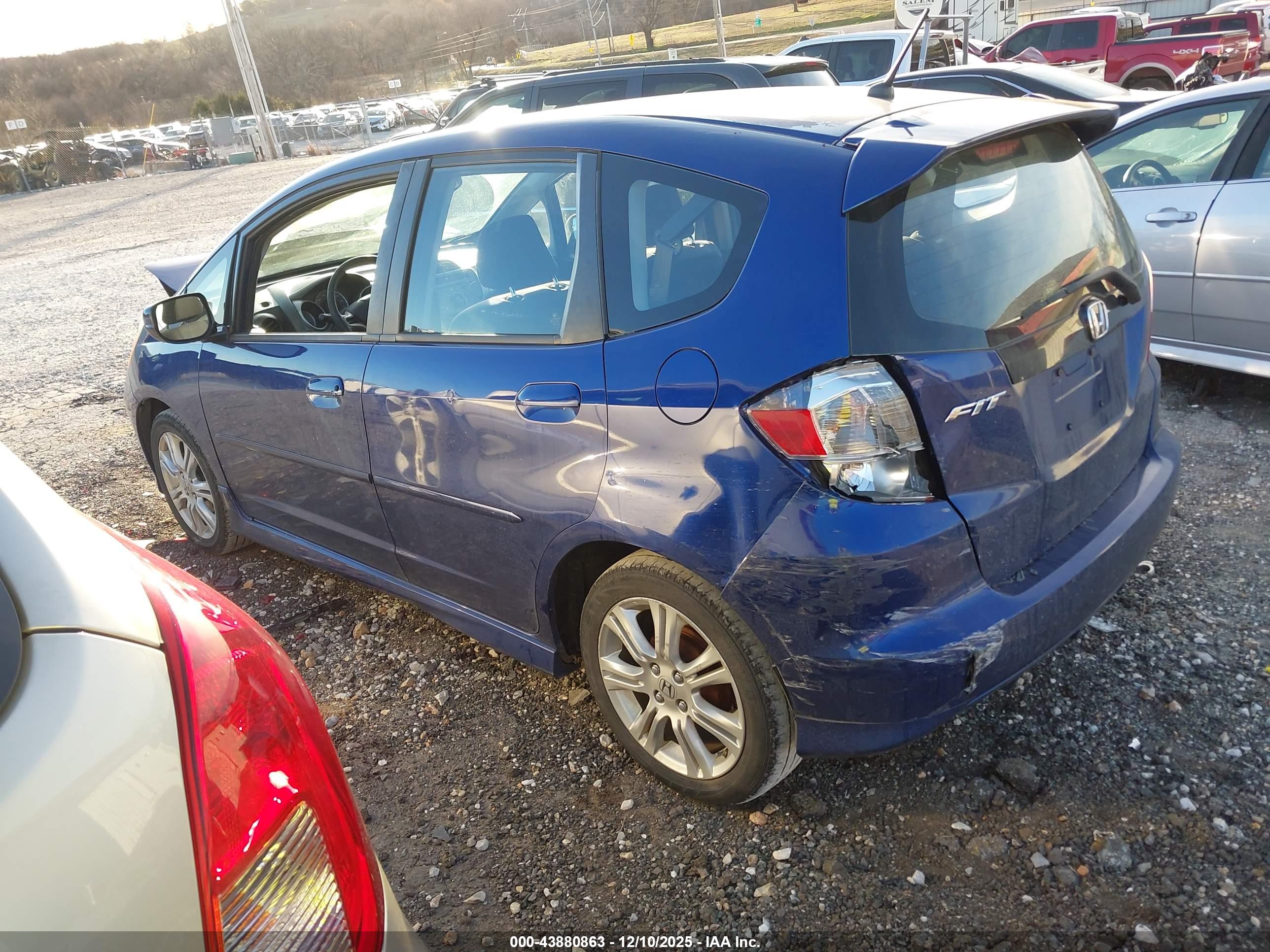 HONDA FIT image 3