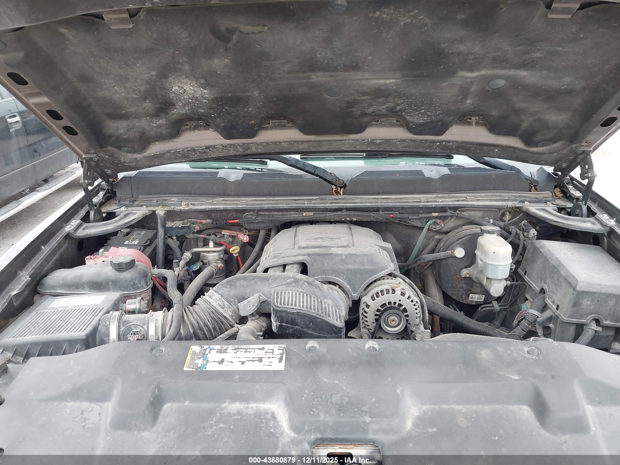 CHEVROLET SILVERADO image 10