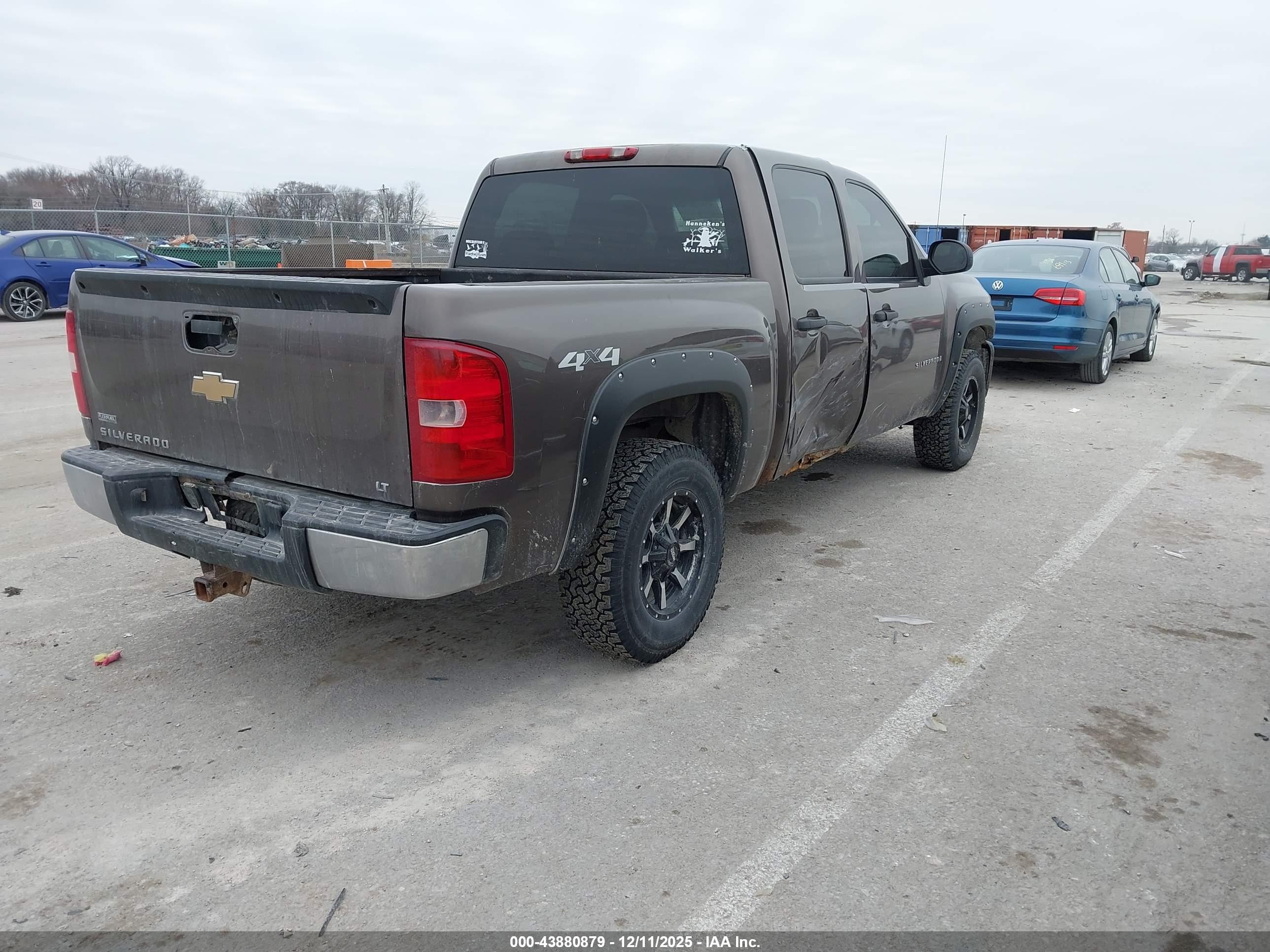 CHEVROLET SILVERADO image 4