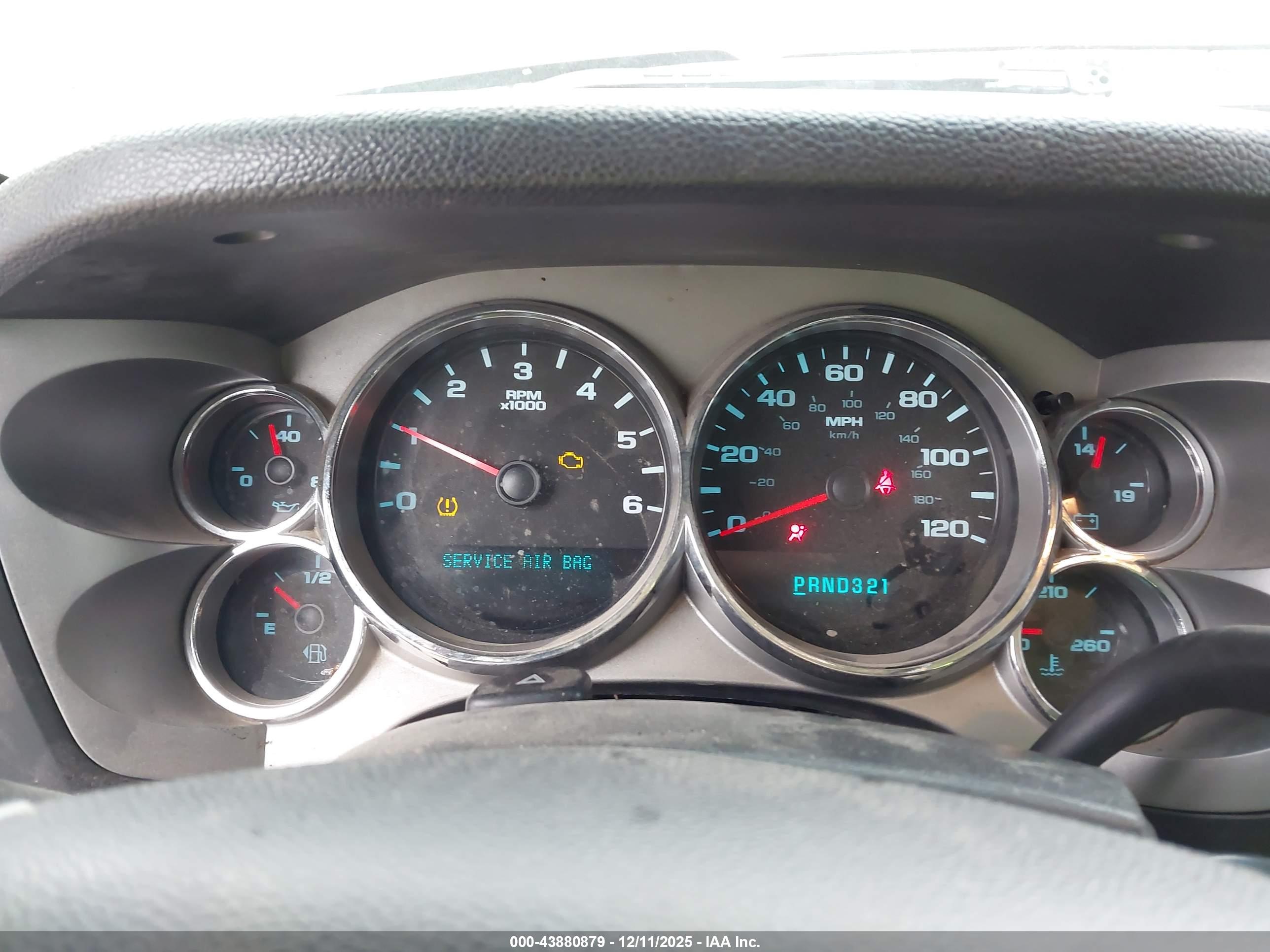 CHEVROLET SILVERADO image 7