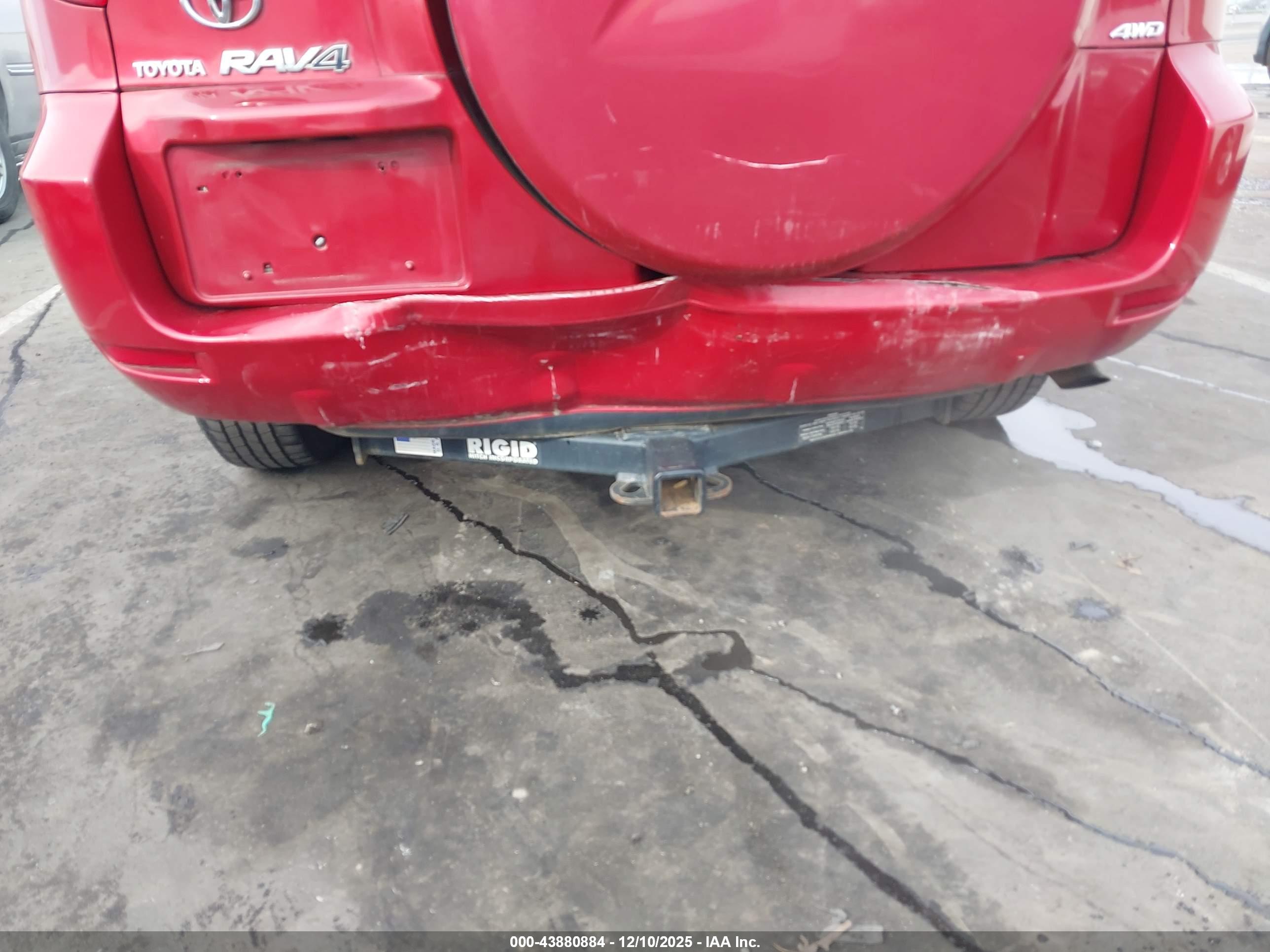 TOYOTA RAV4 image 6