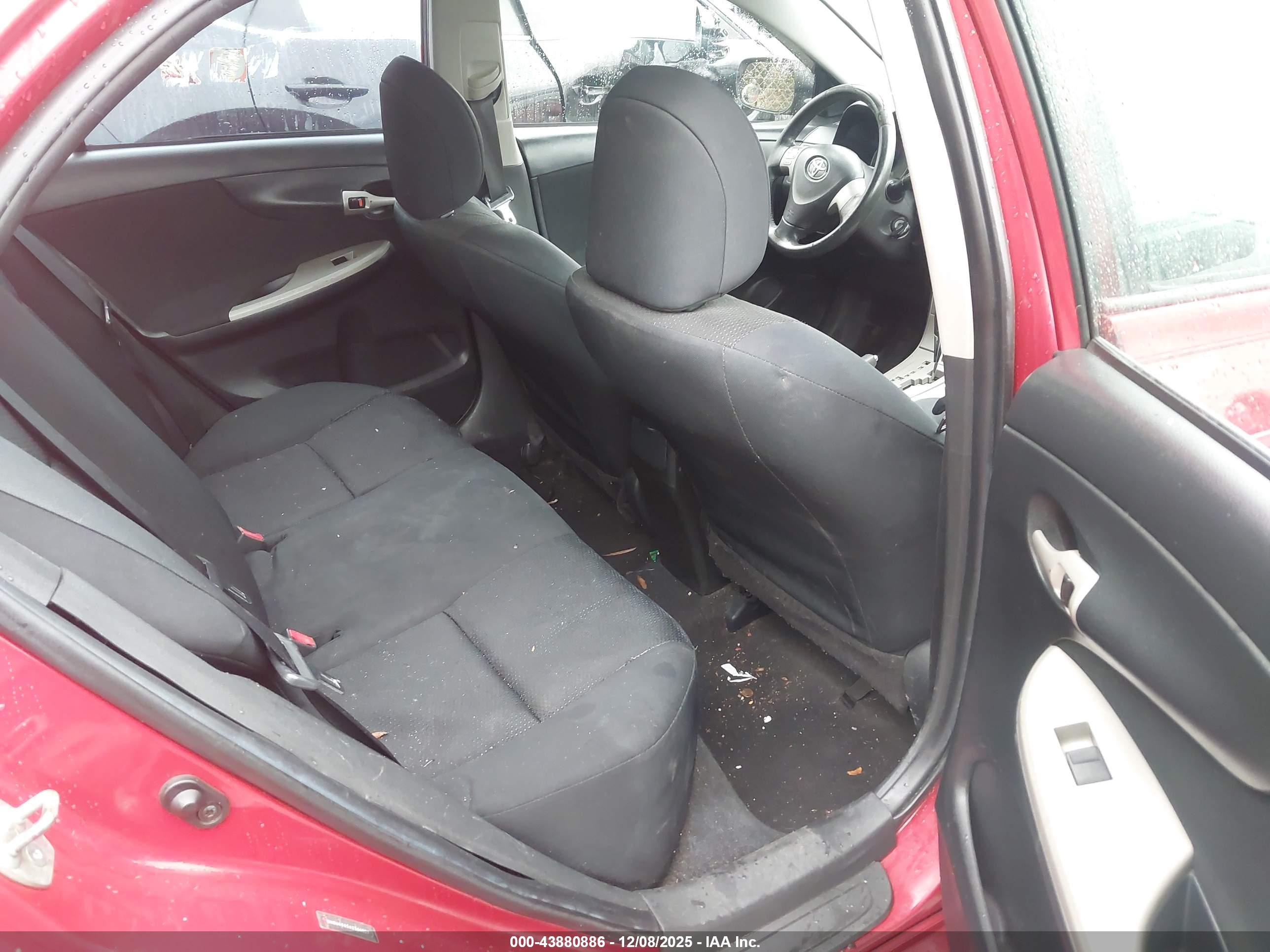 TOYOTA COROLLA image 8
