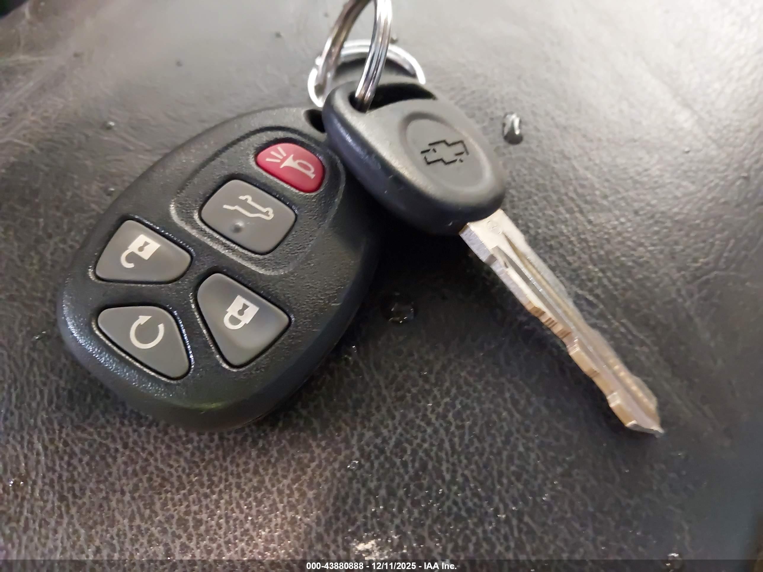 CHEVROLET TRAVERSE image 11