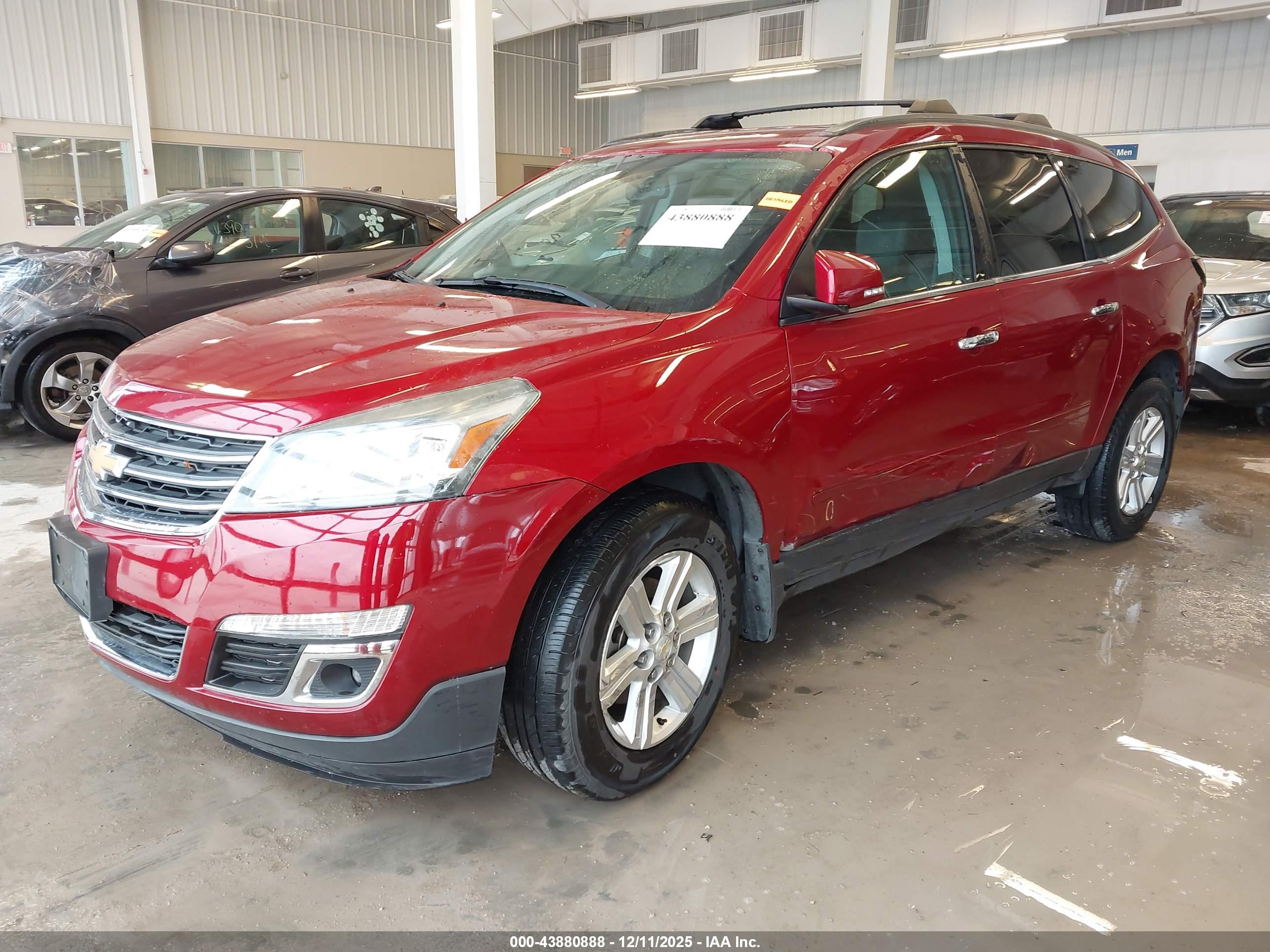 CHEVROLET TRAVERSE image 2