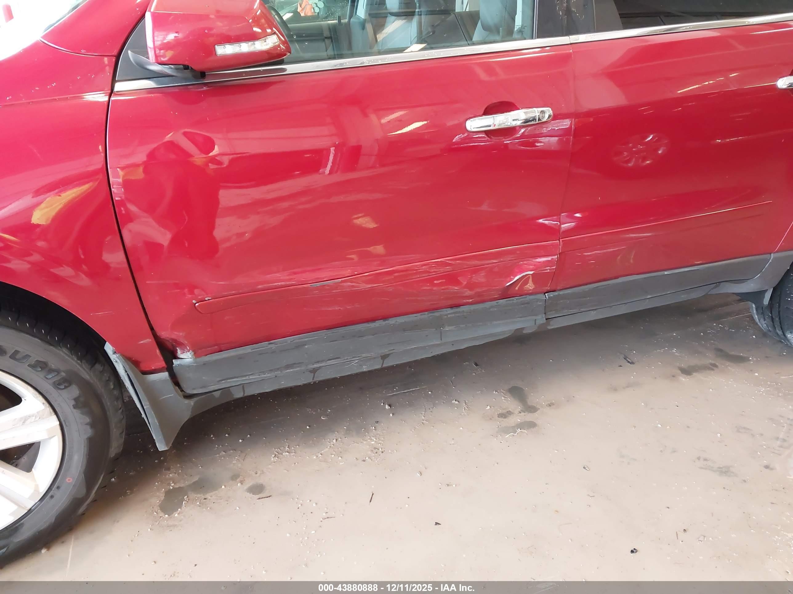 CHEVROLET TRAVERSE image 6