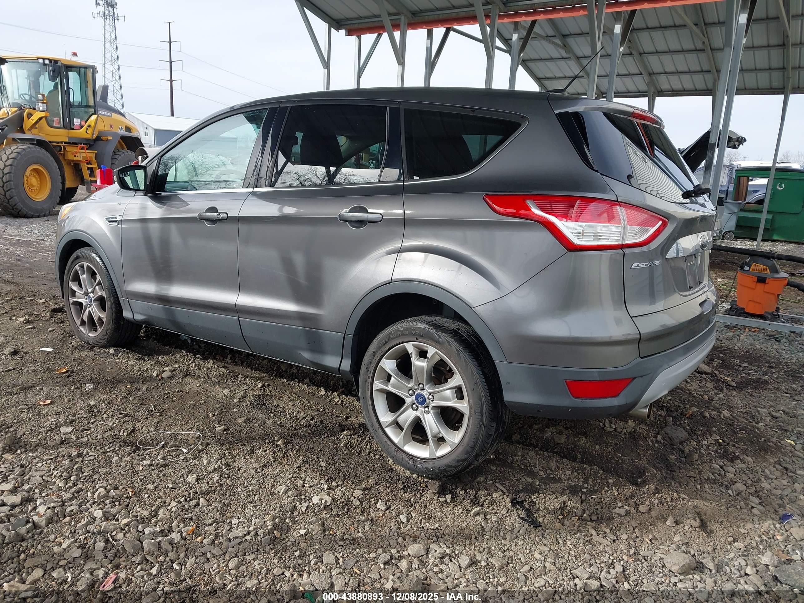 FORD ESCAPE image 3