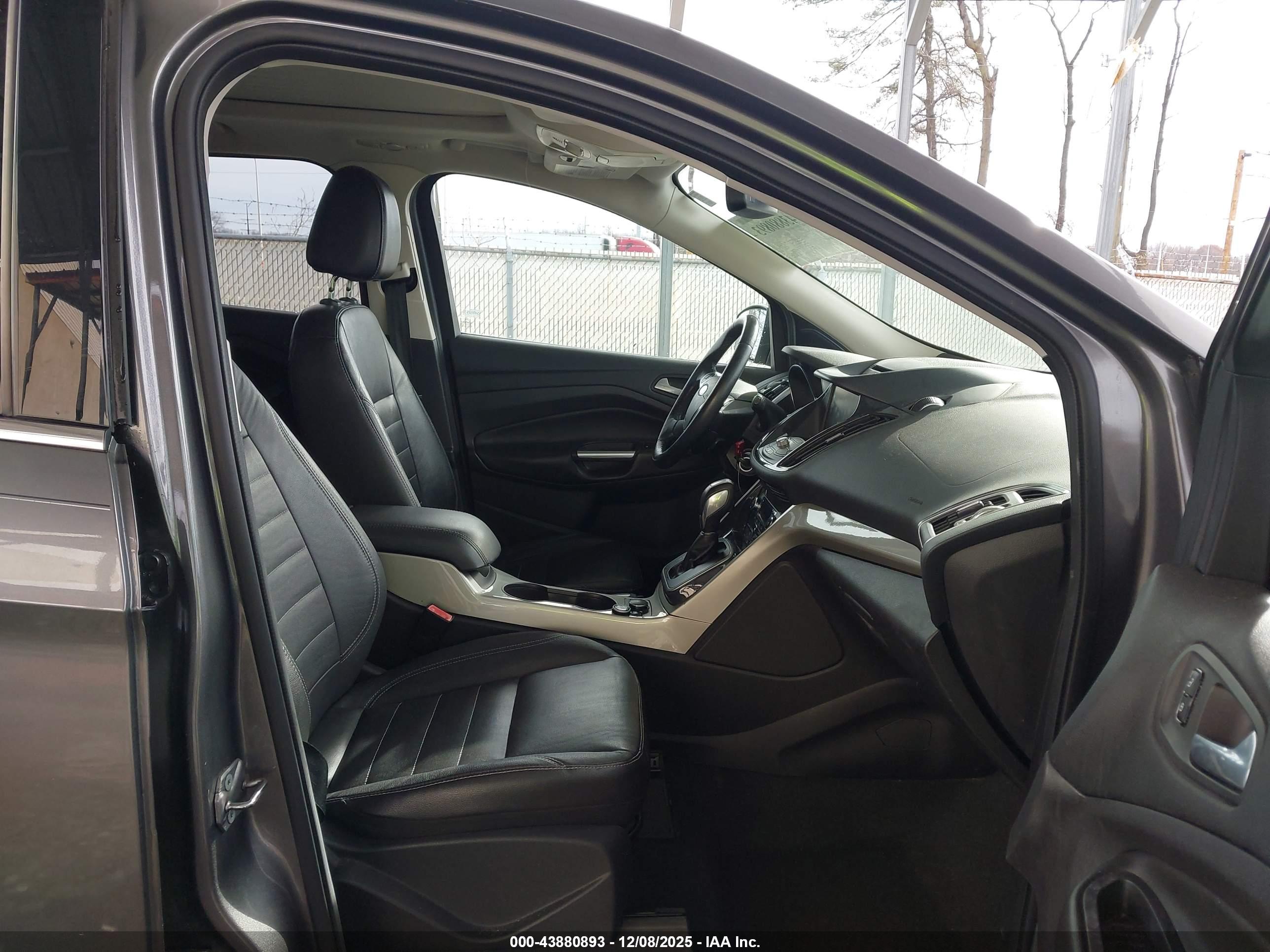 FORD ESCAPE image 5