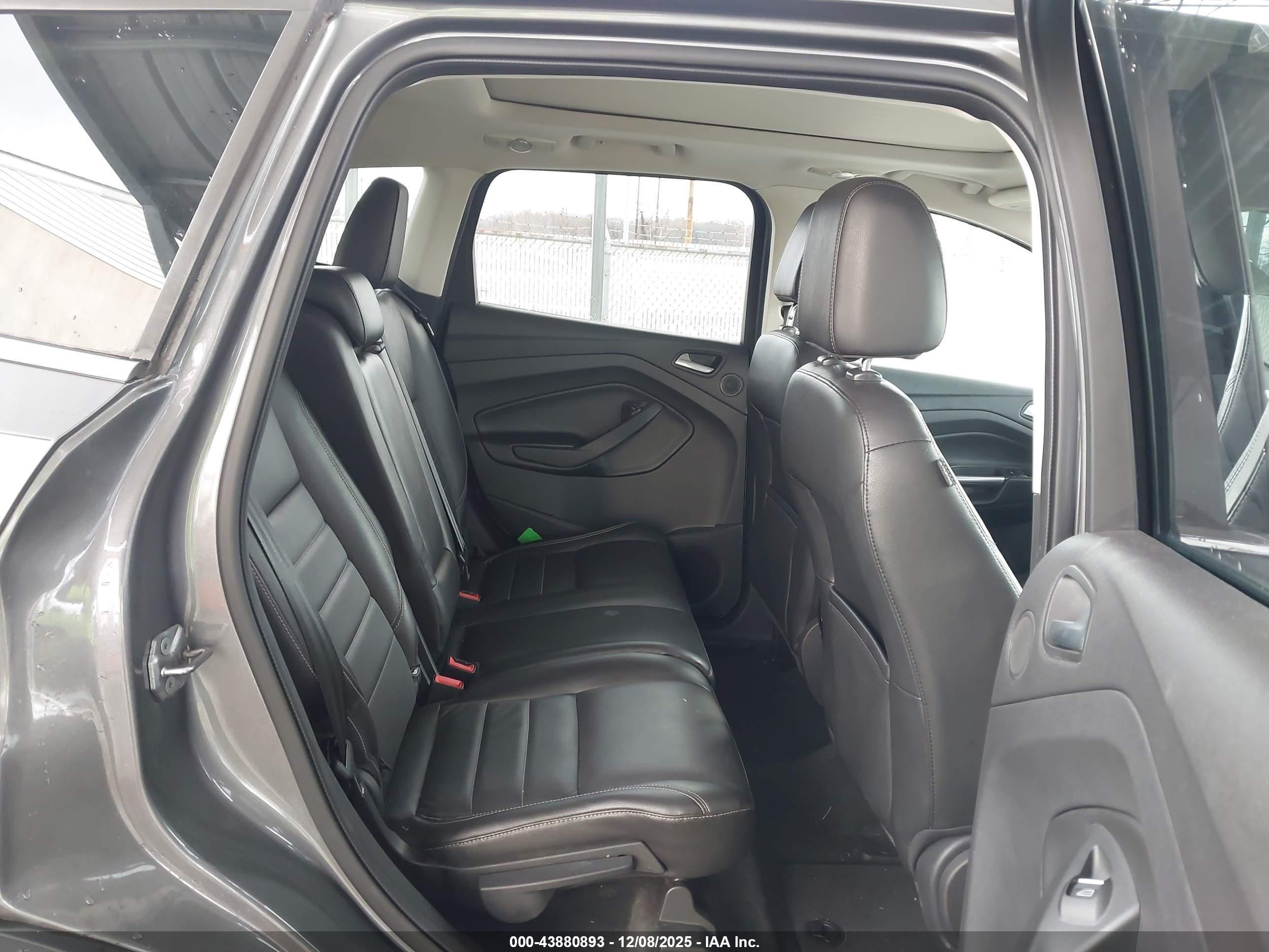 FORD ESCAPE image 8