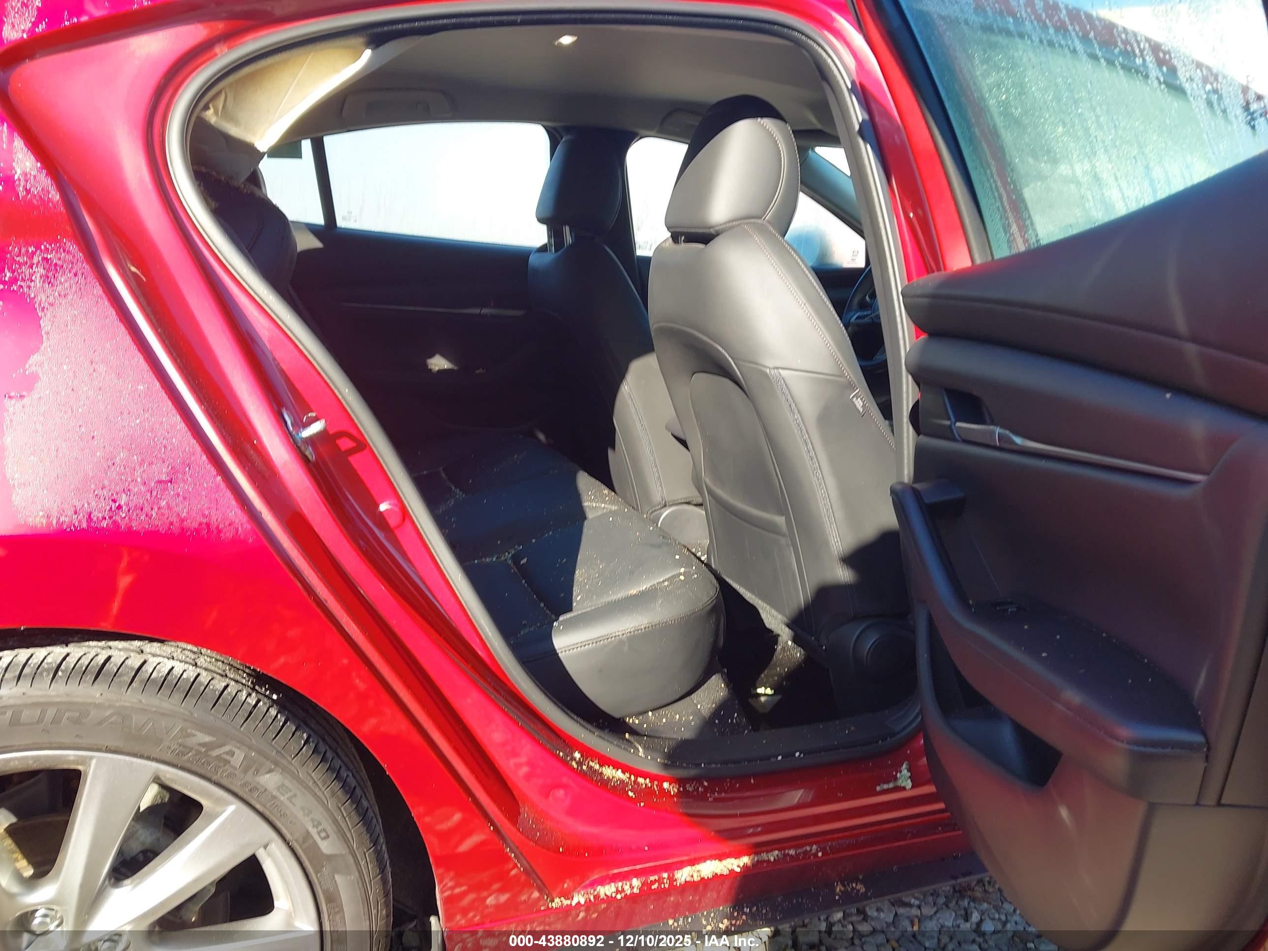 MAZDA MAZDA3 image 8
