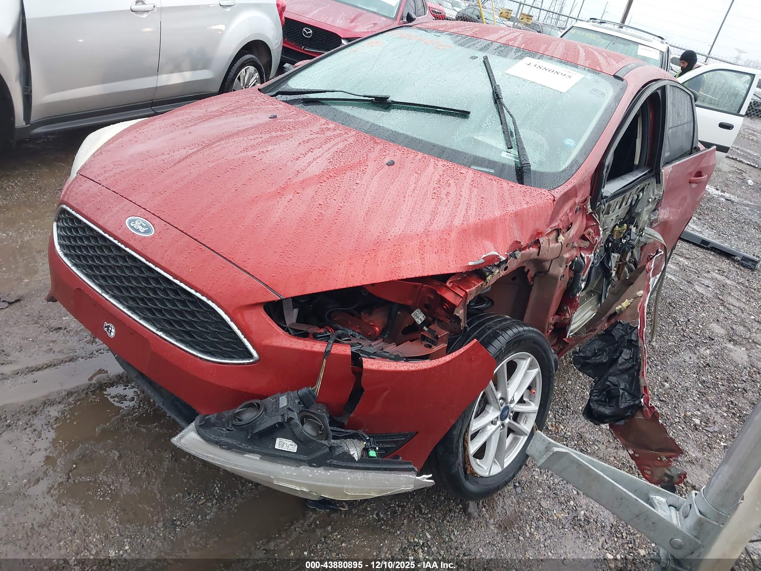 FORD FOCUS image 2