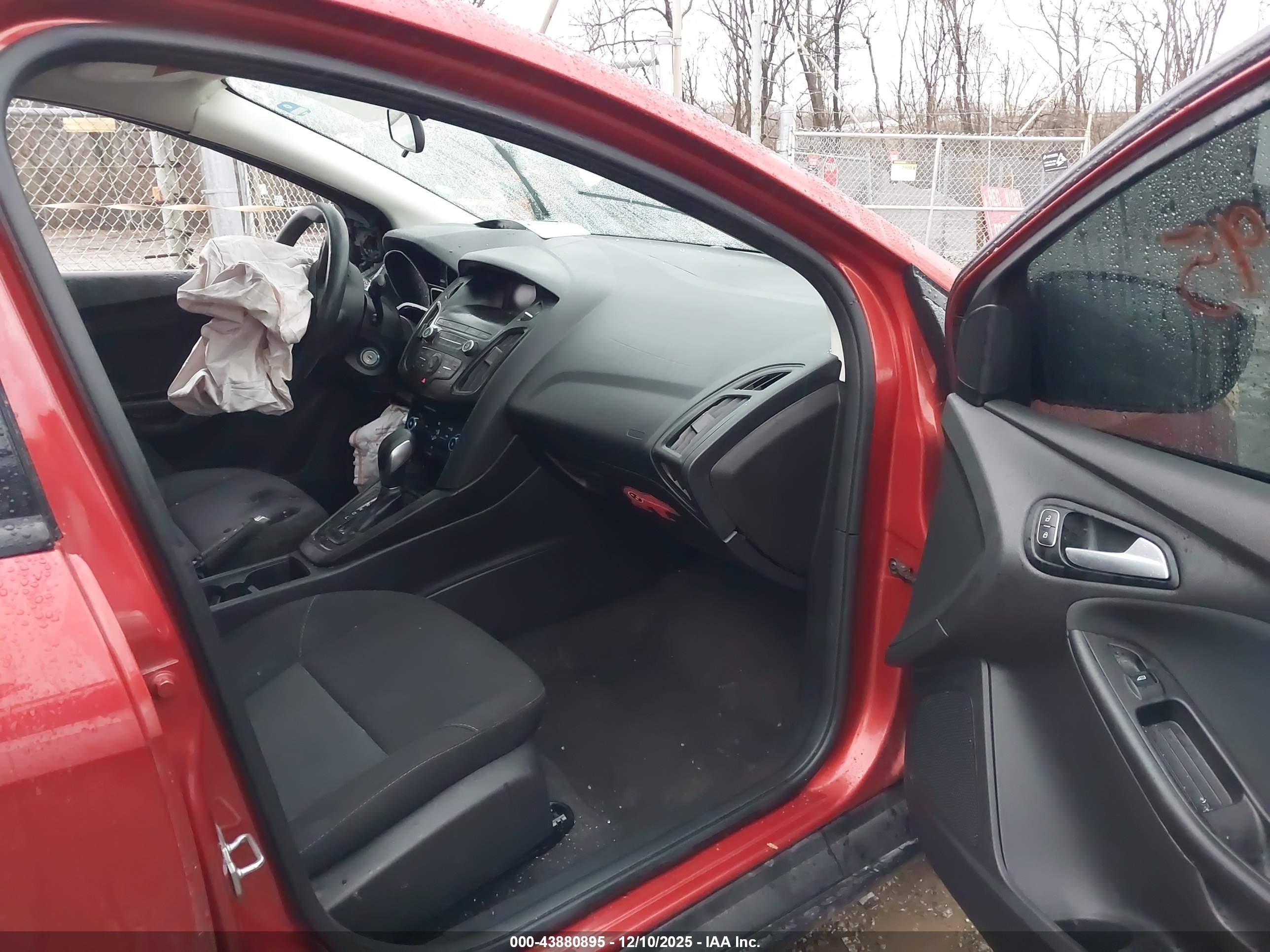 FORD FOCUS image 5