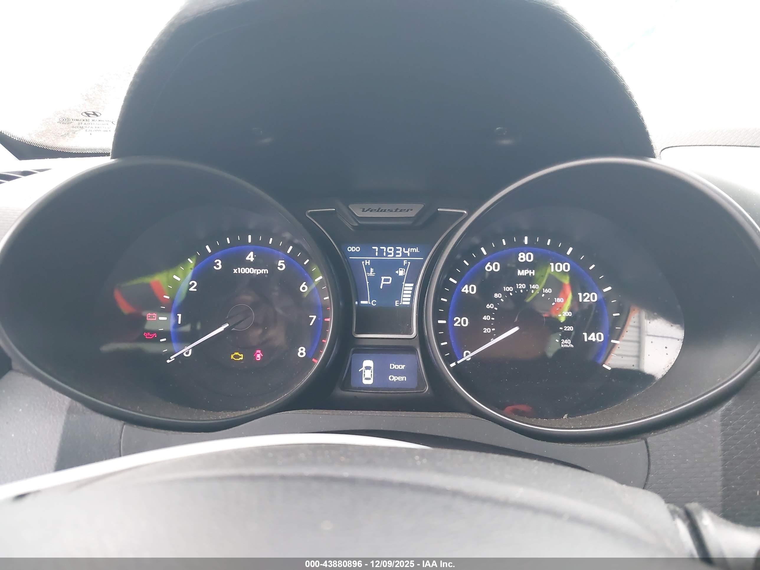 HYUNDAI VELOSTER image 7
