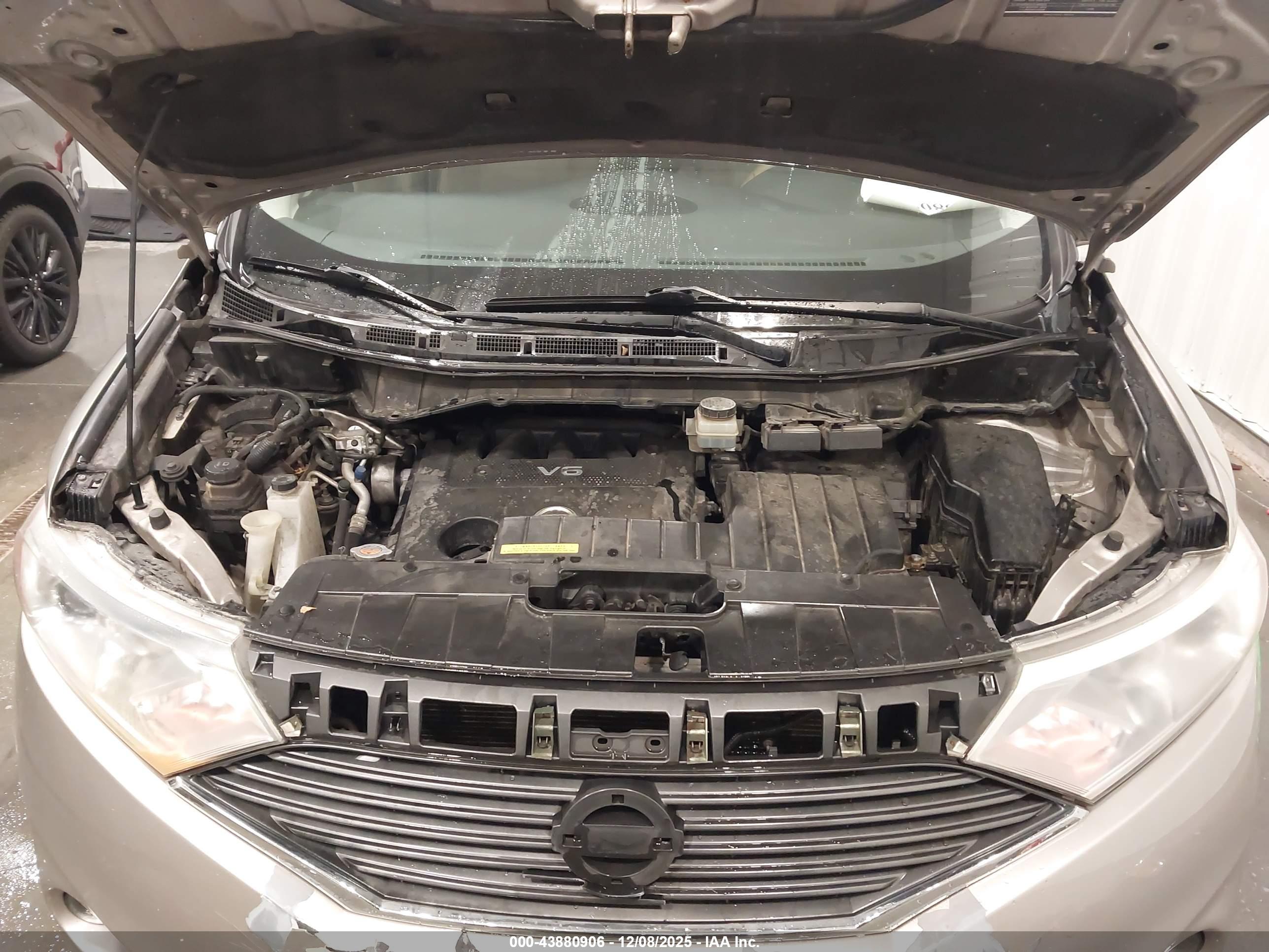 NISSAN QUEST image 10