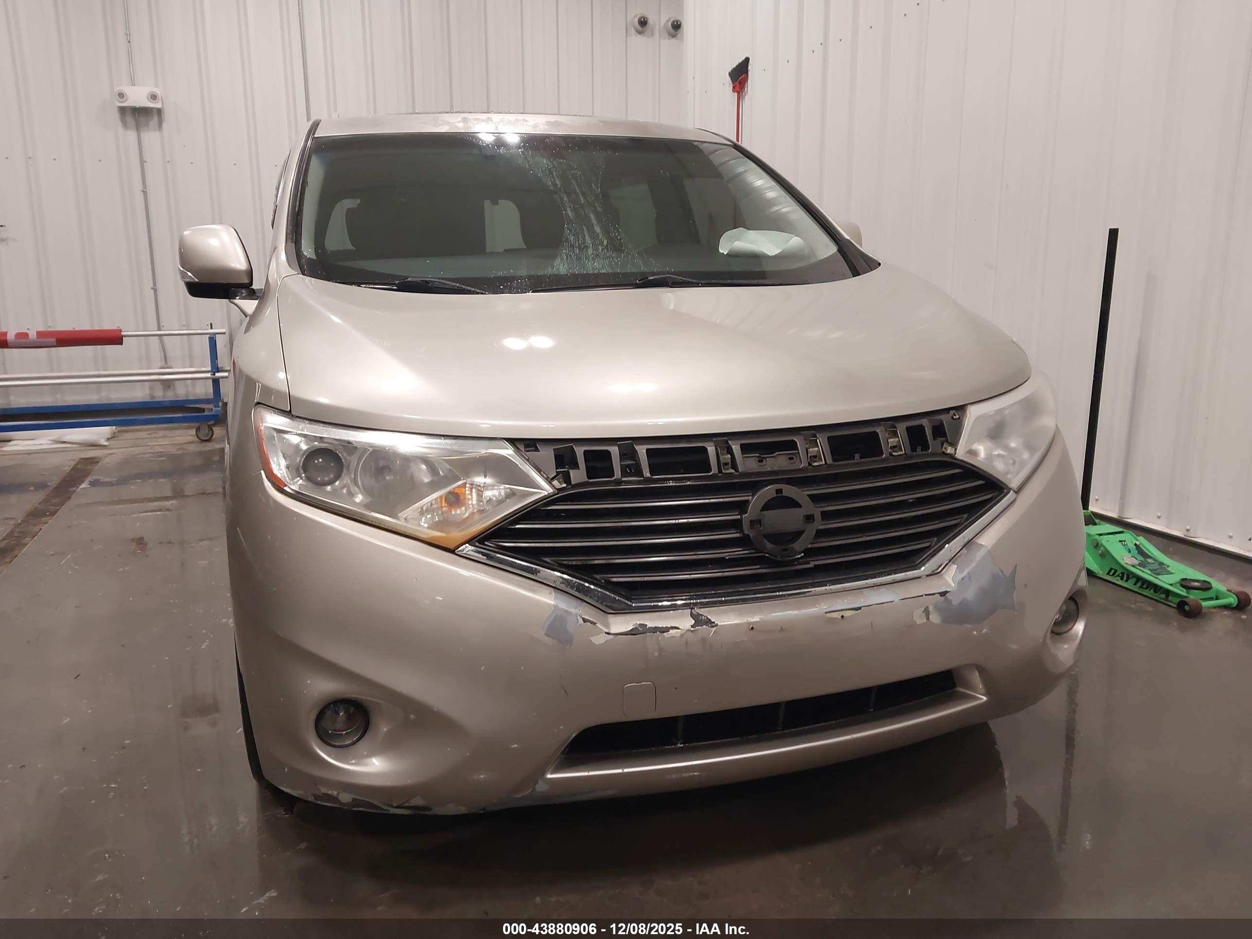 NISSAN QUEST image 6
