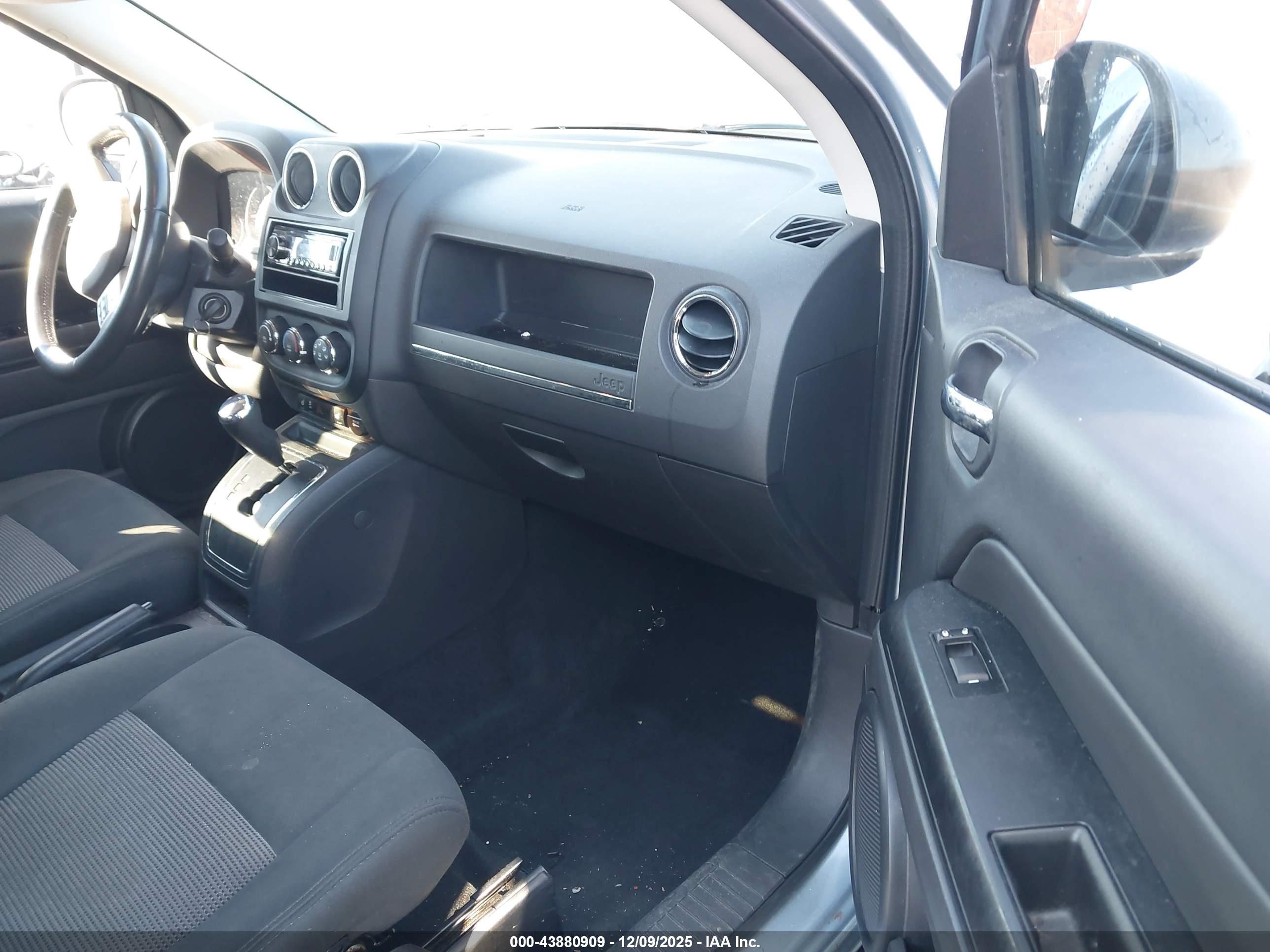 JEEP COMPASS image 5