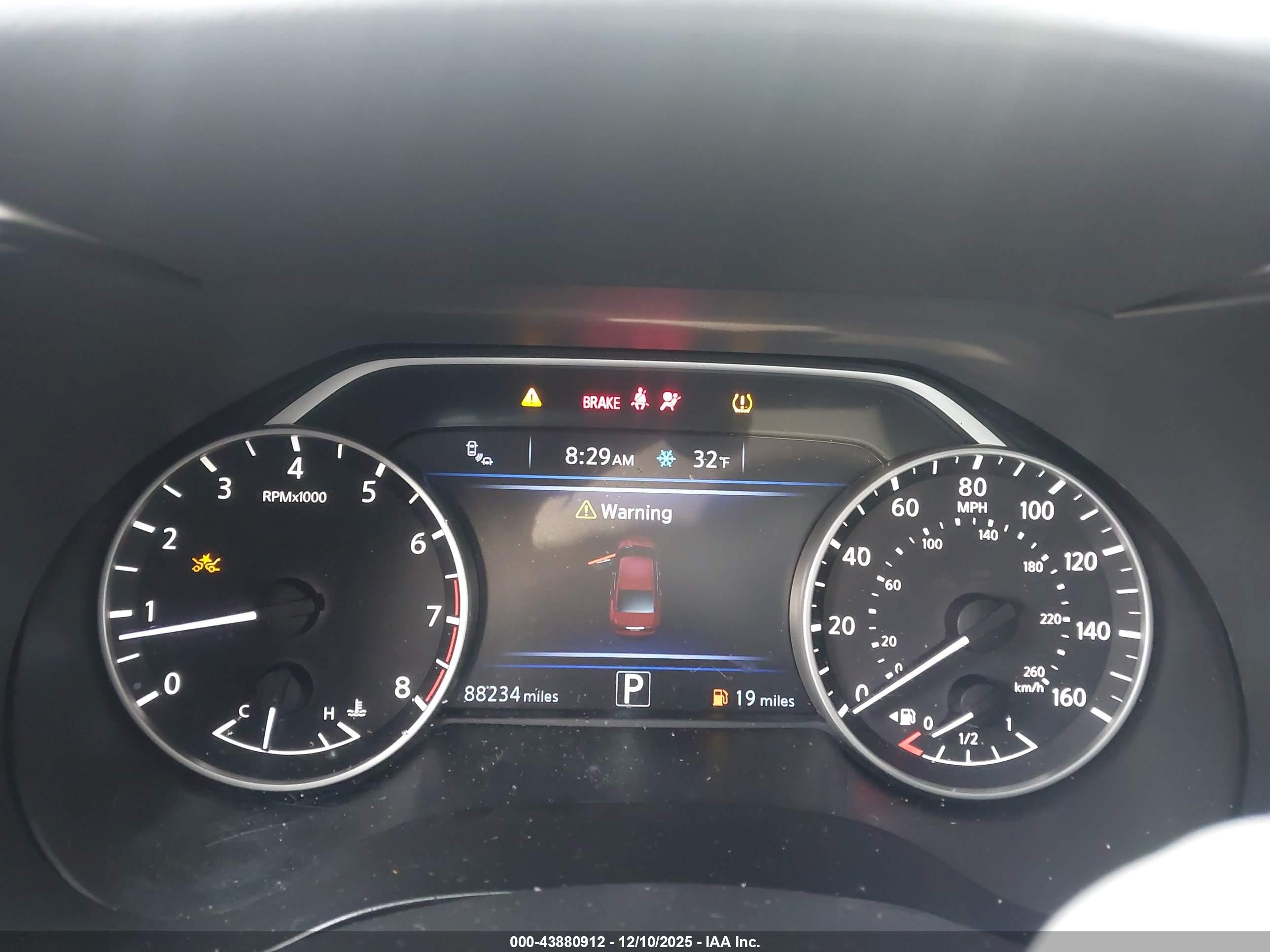 NISSAN MAXIMA image 7