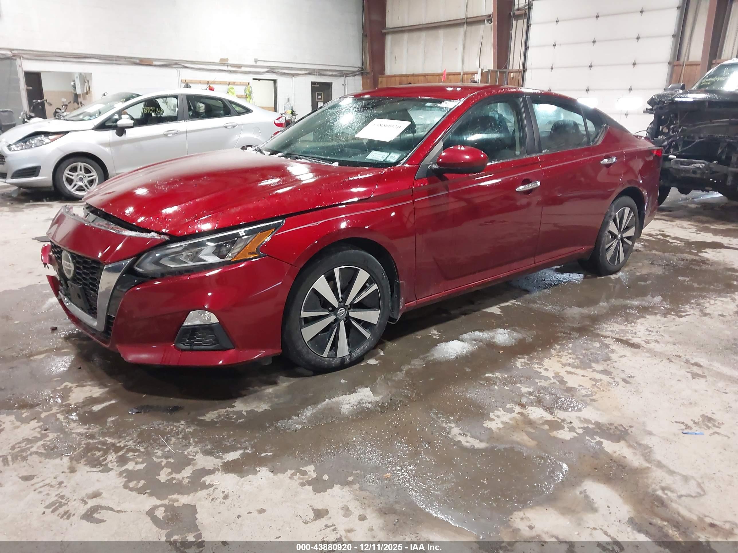 NISSAN ALTIMA image 2
