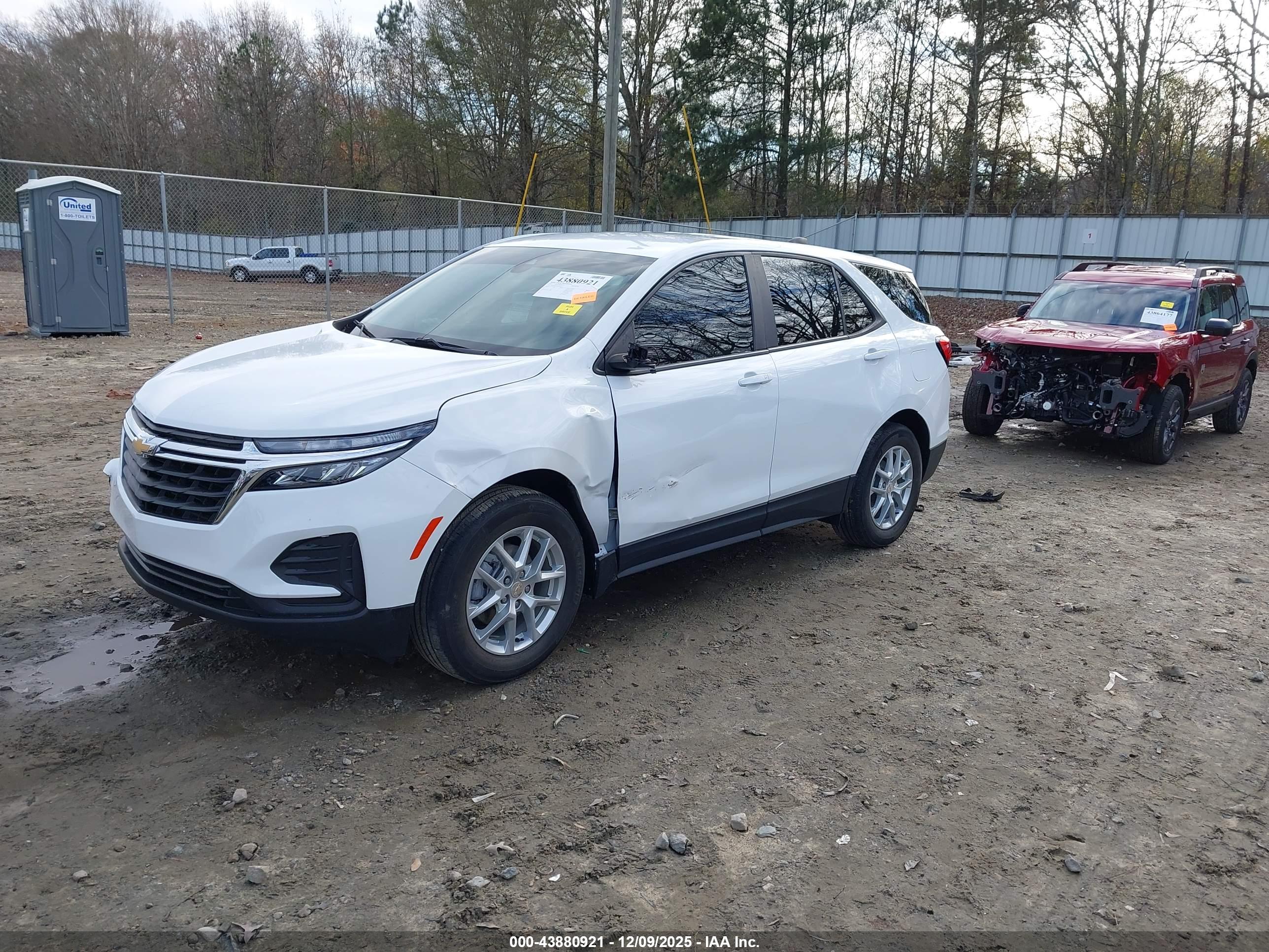 CHEVROLET EQUINOX image 2