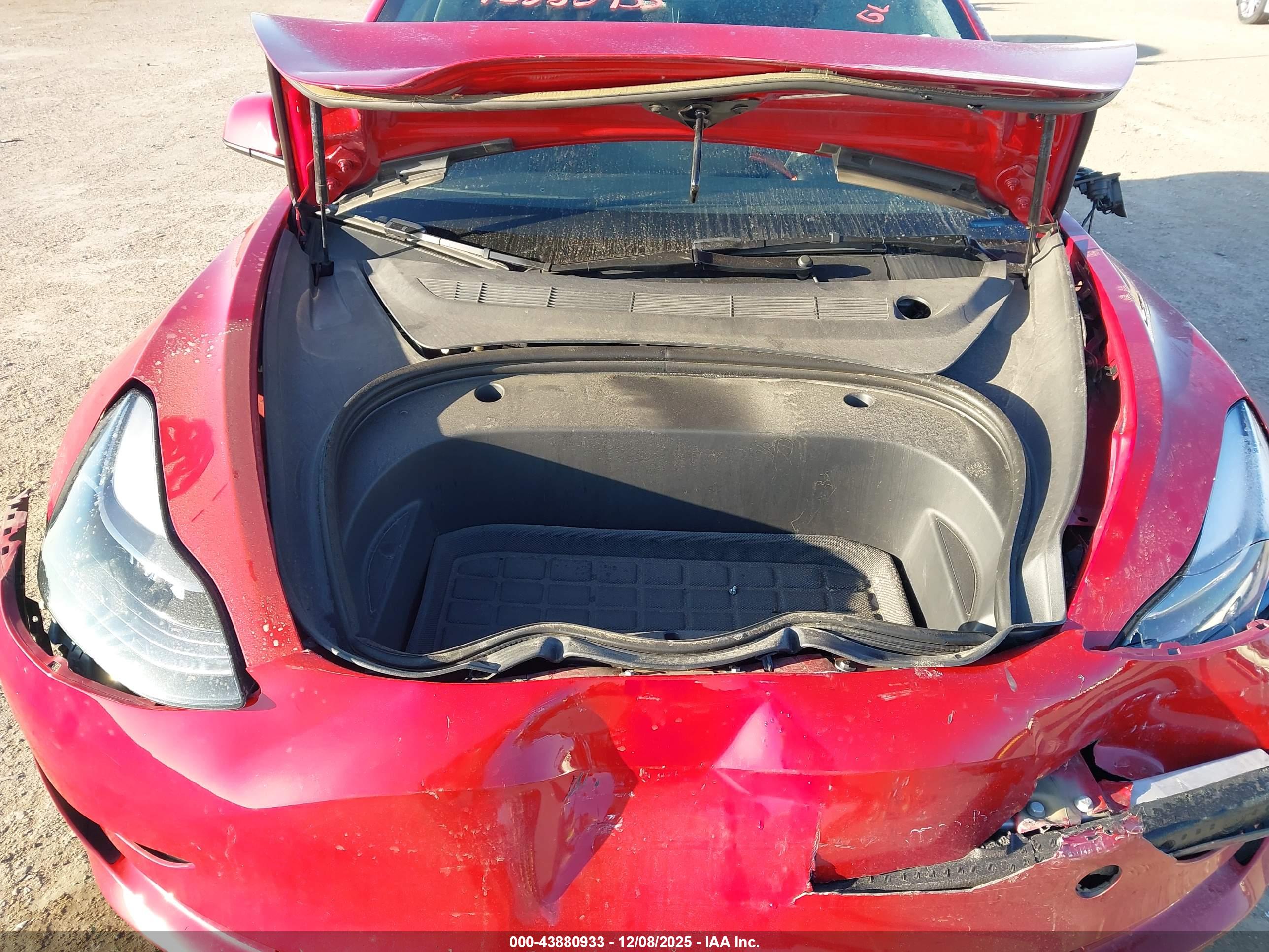 TESLA MODEL image 10