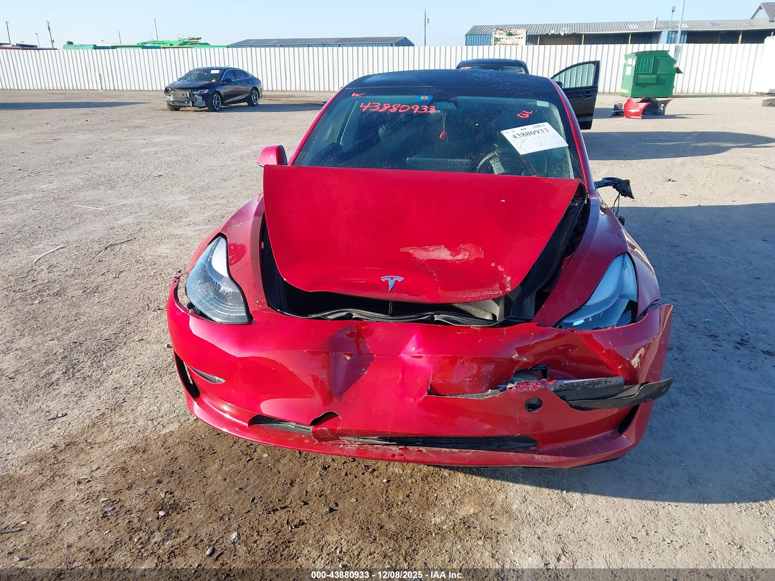 TESLA MODEL image 6