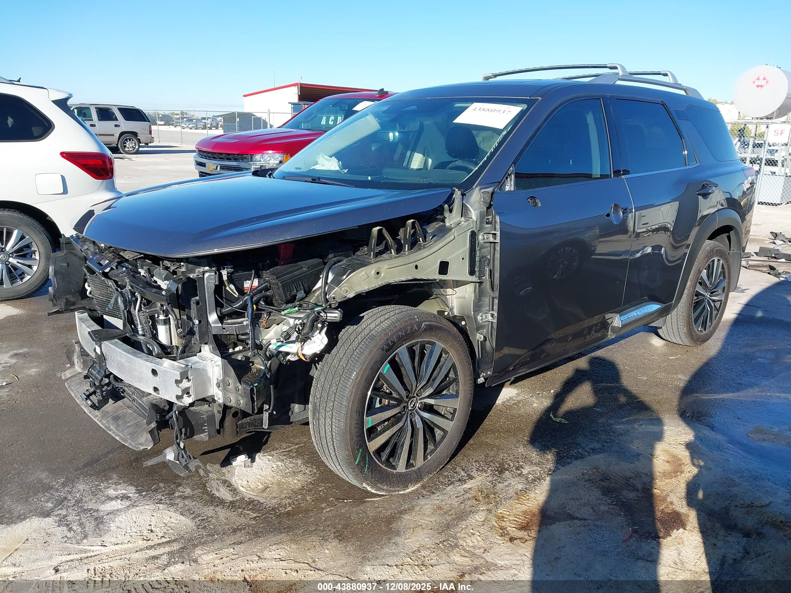 NISSAN PATHFINDER image 2