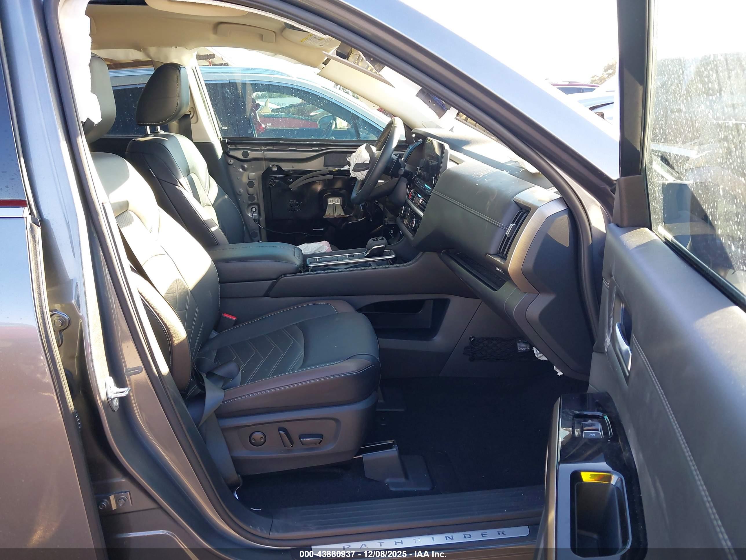 NISSAN PATHFINDER image 5