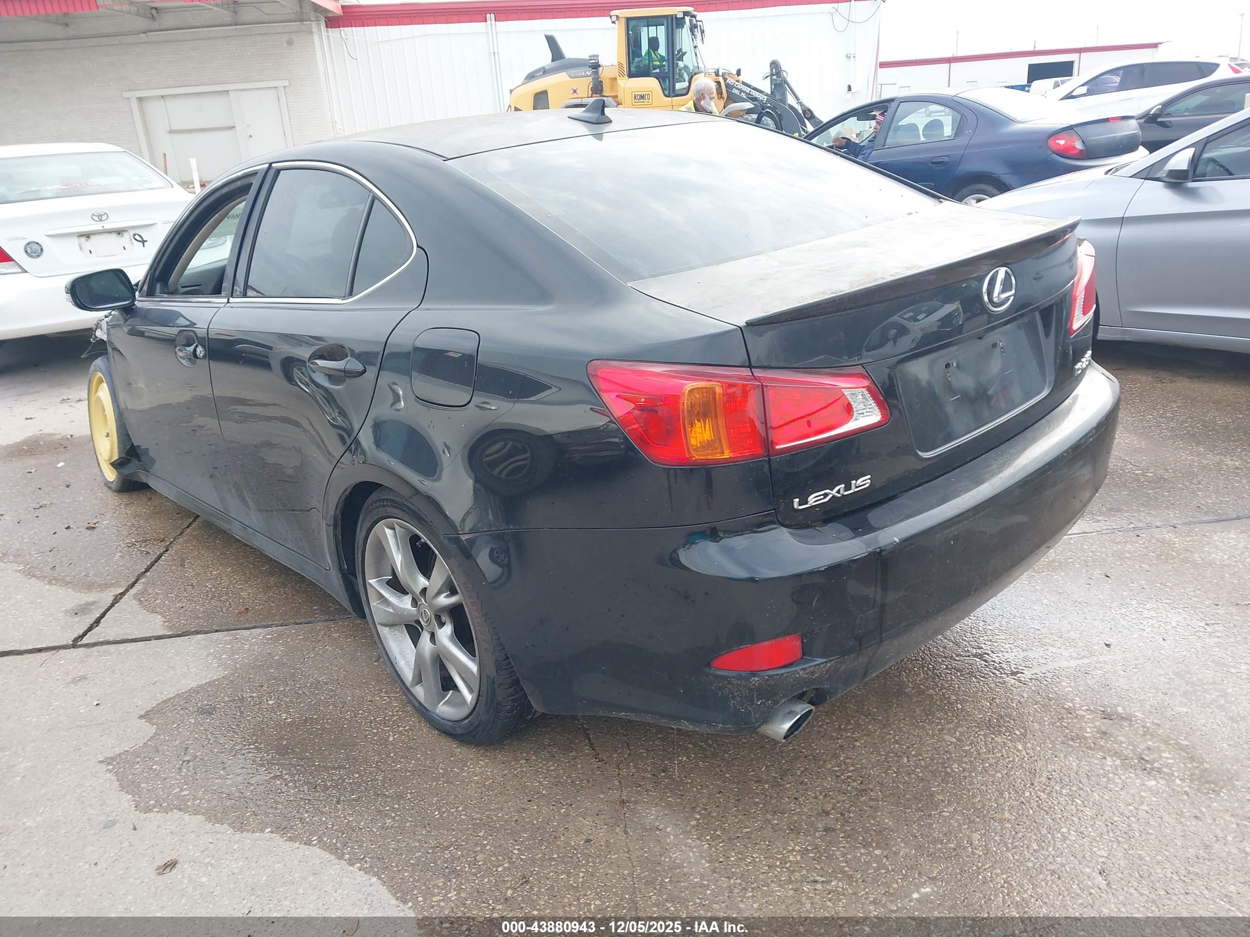 LEXUS IS image 3