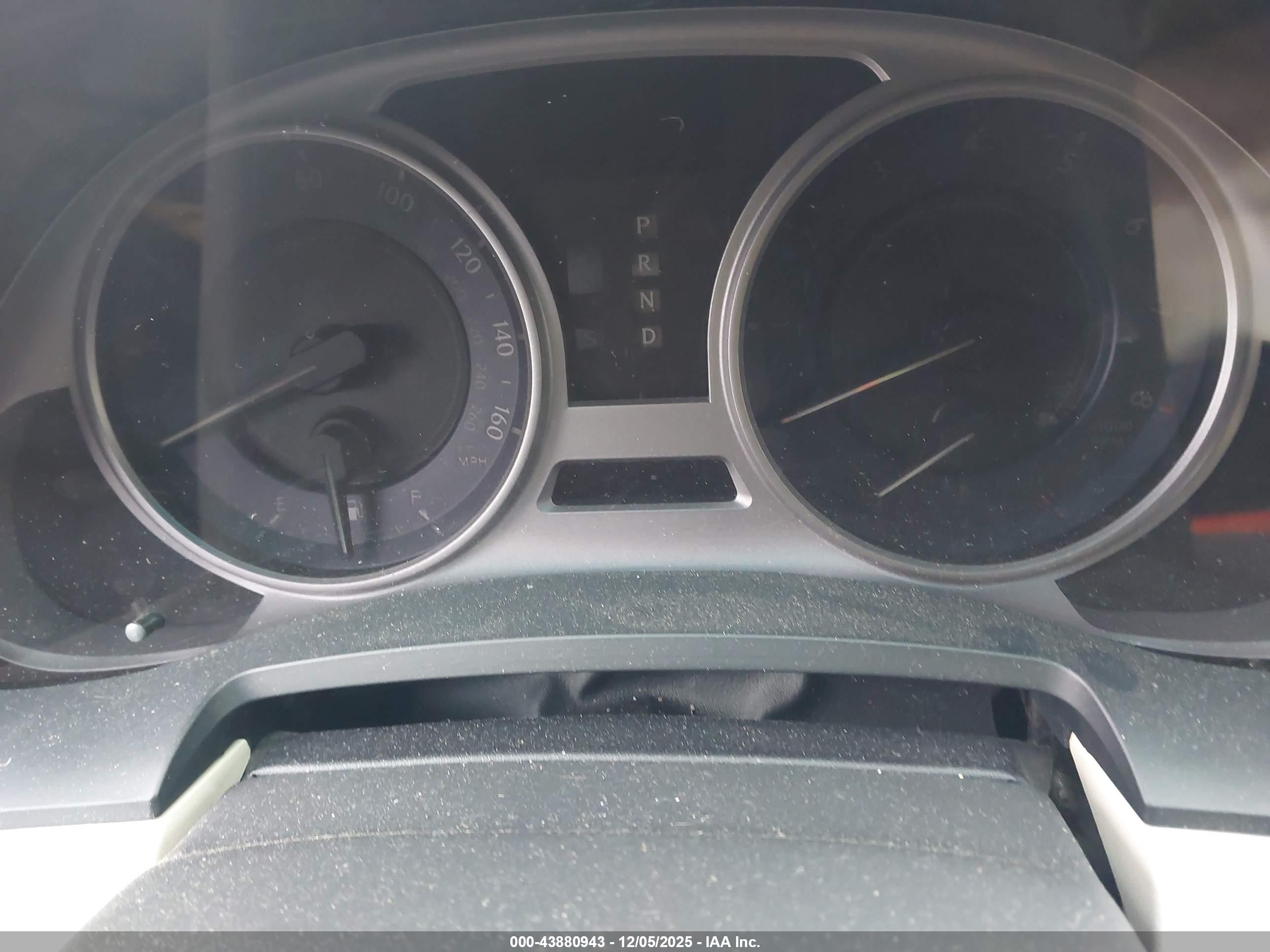 LEXUS IS image 7