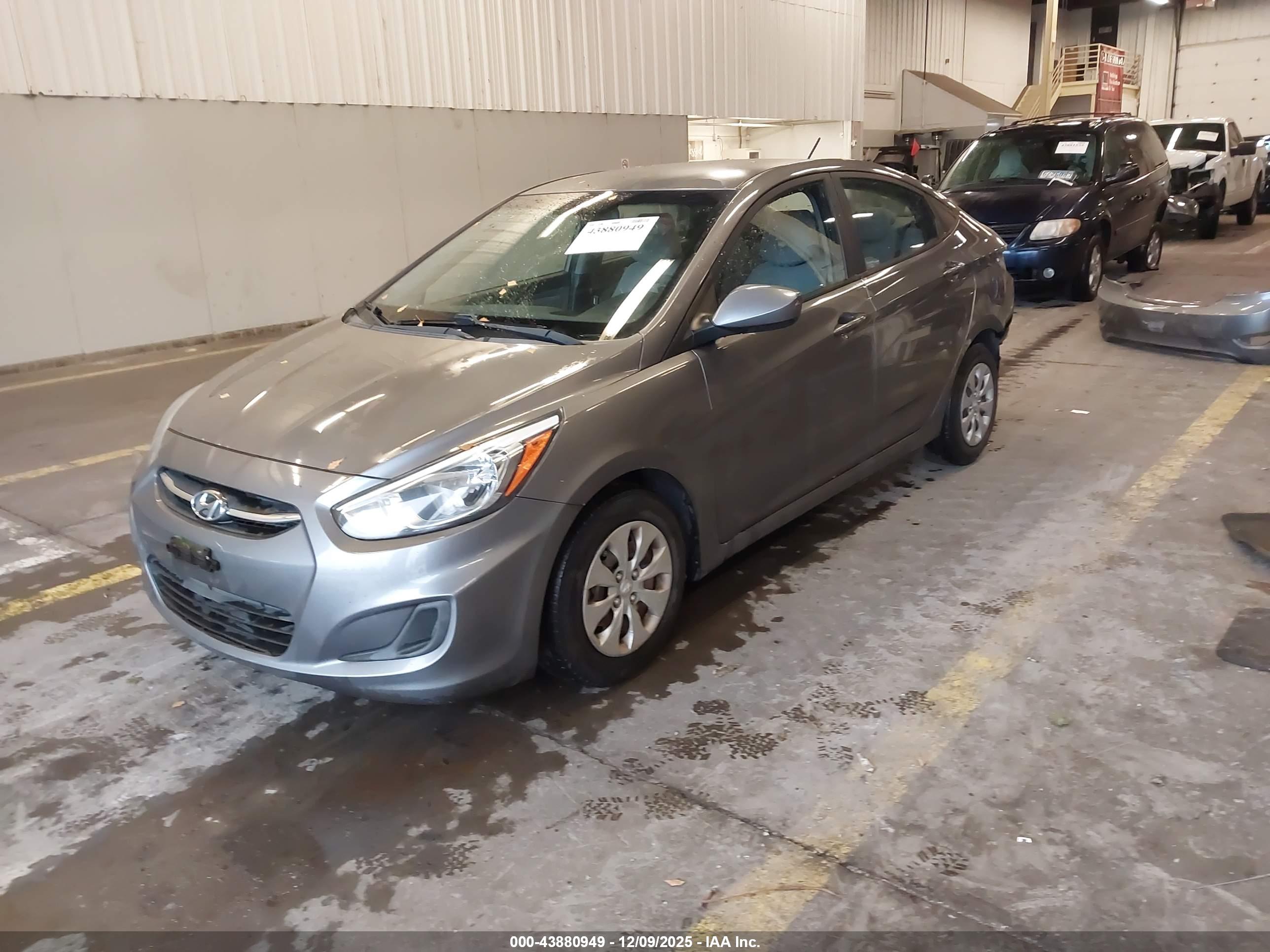 HYUNDAI ACCENT image 2