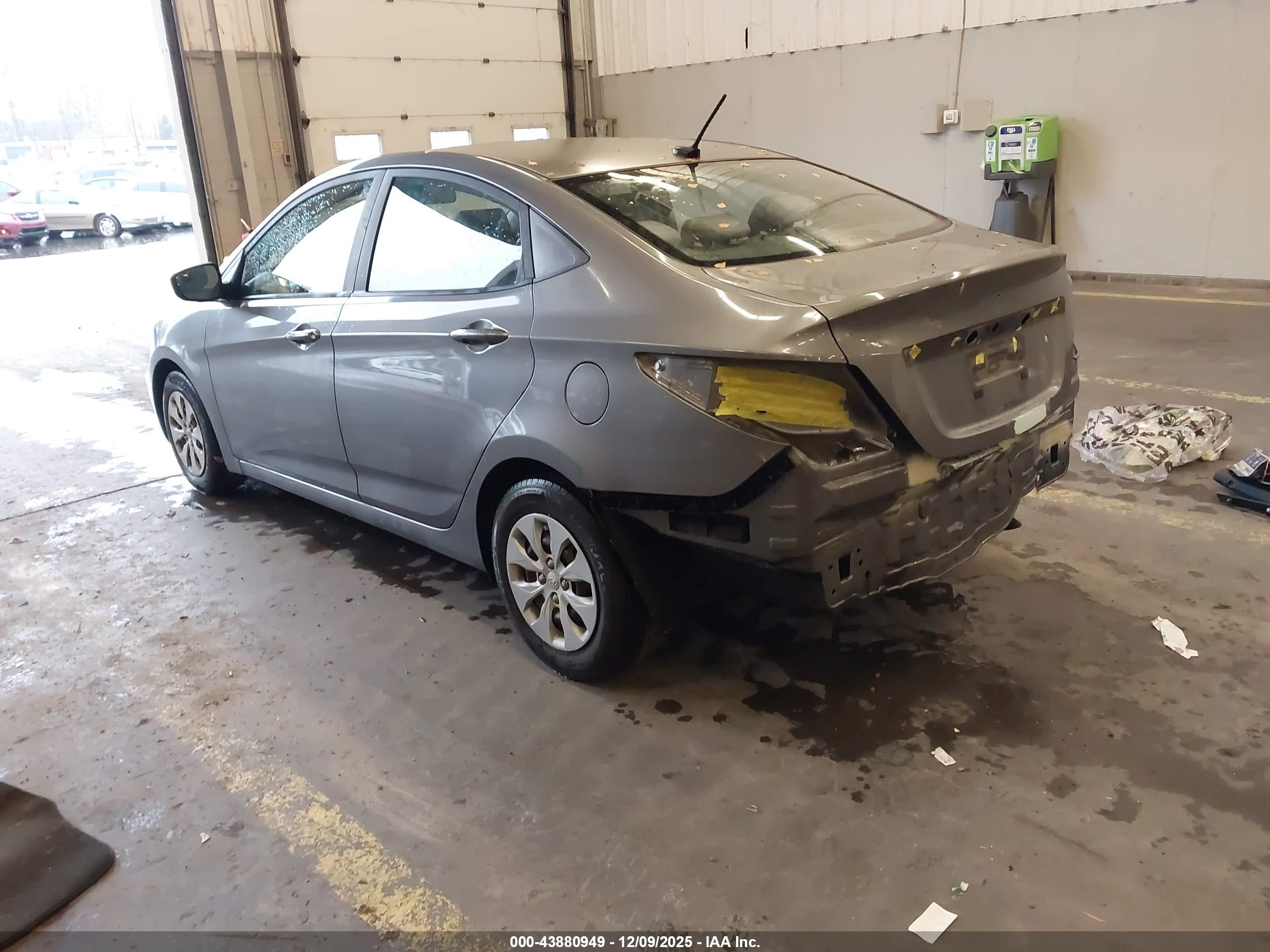 HYUNDAI ACCENT image 3