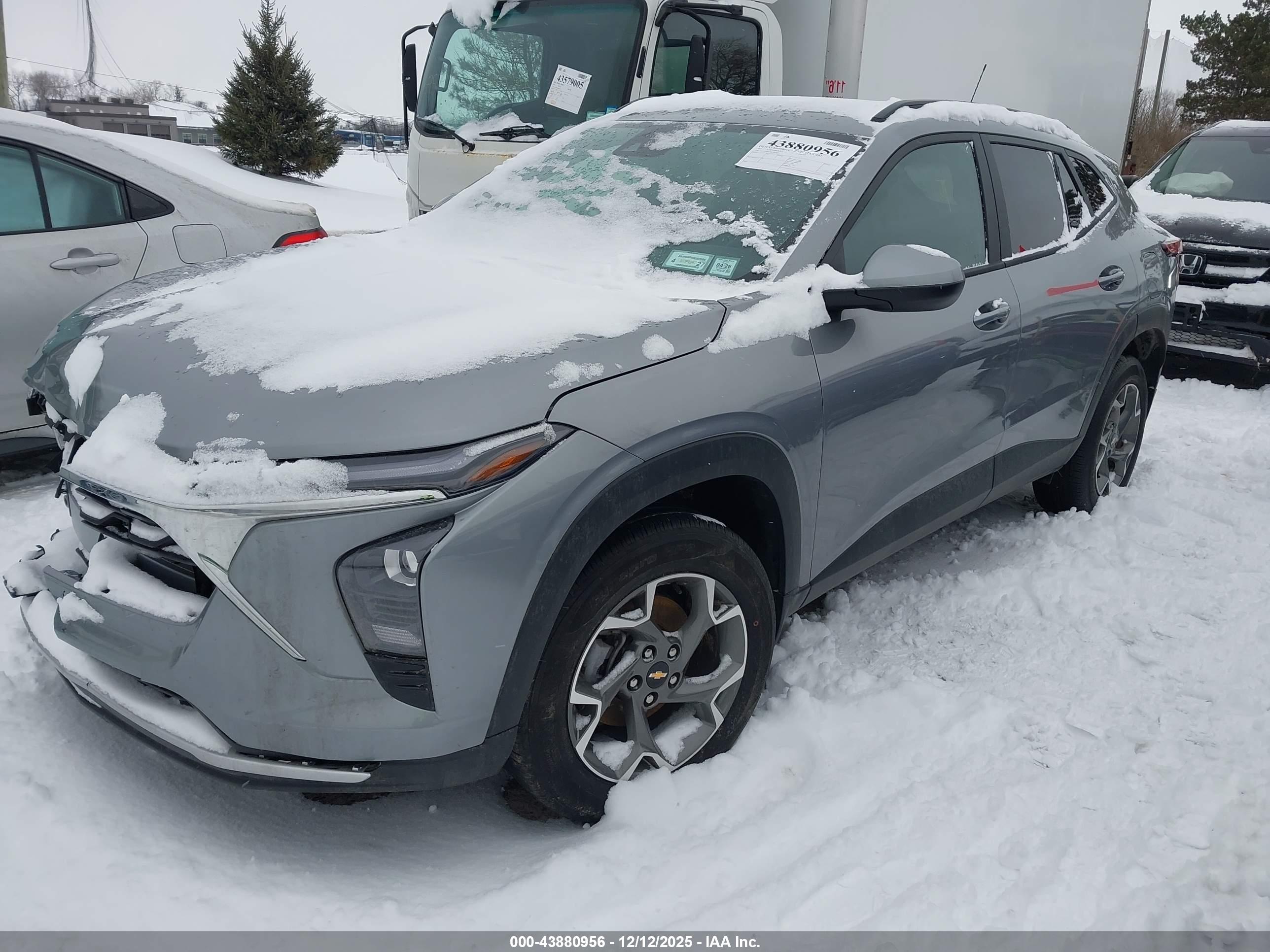 CHEVROLET TRAX image 2