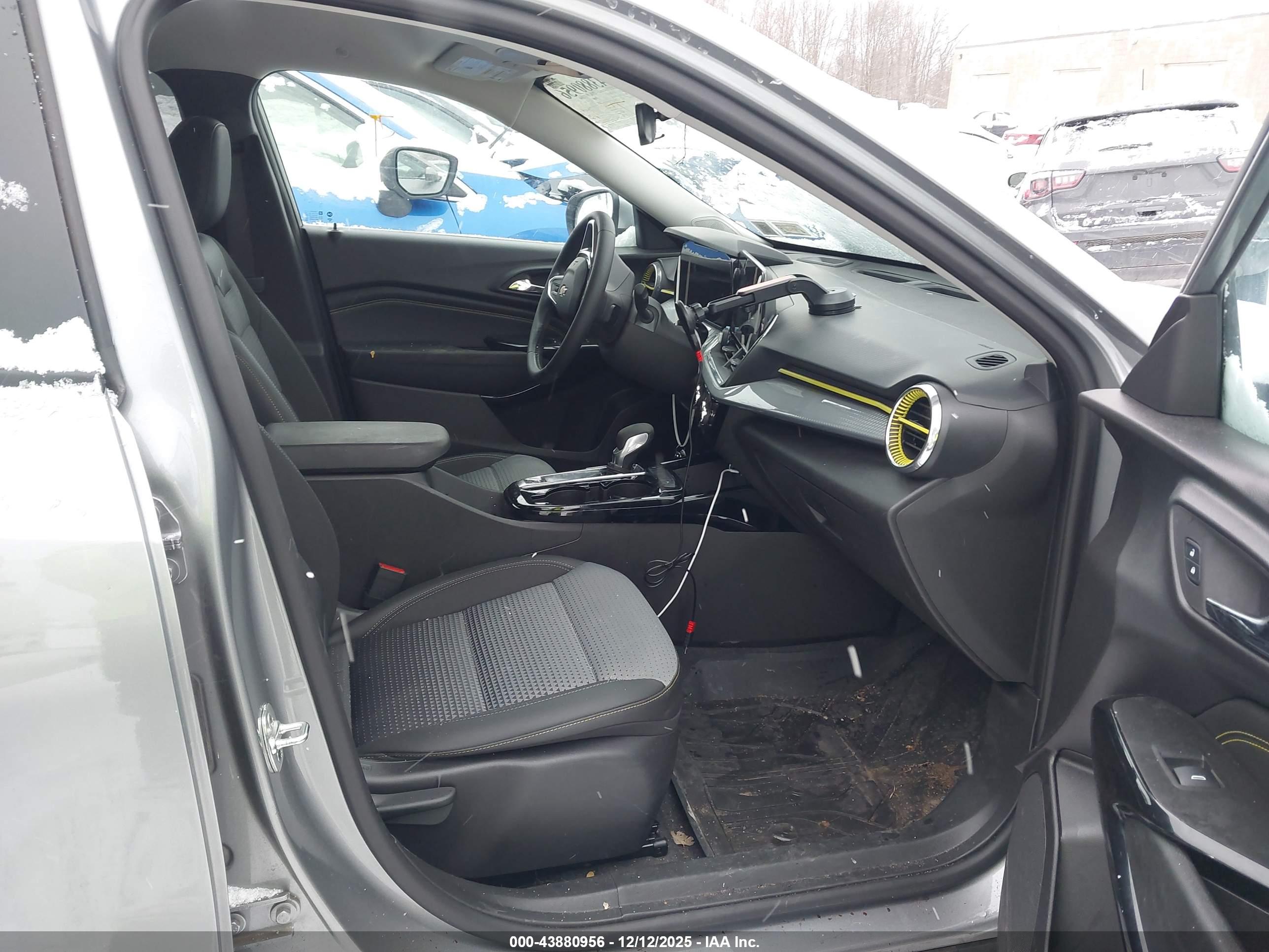 CHEVROLET TRAX image 5