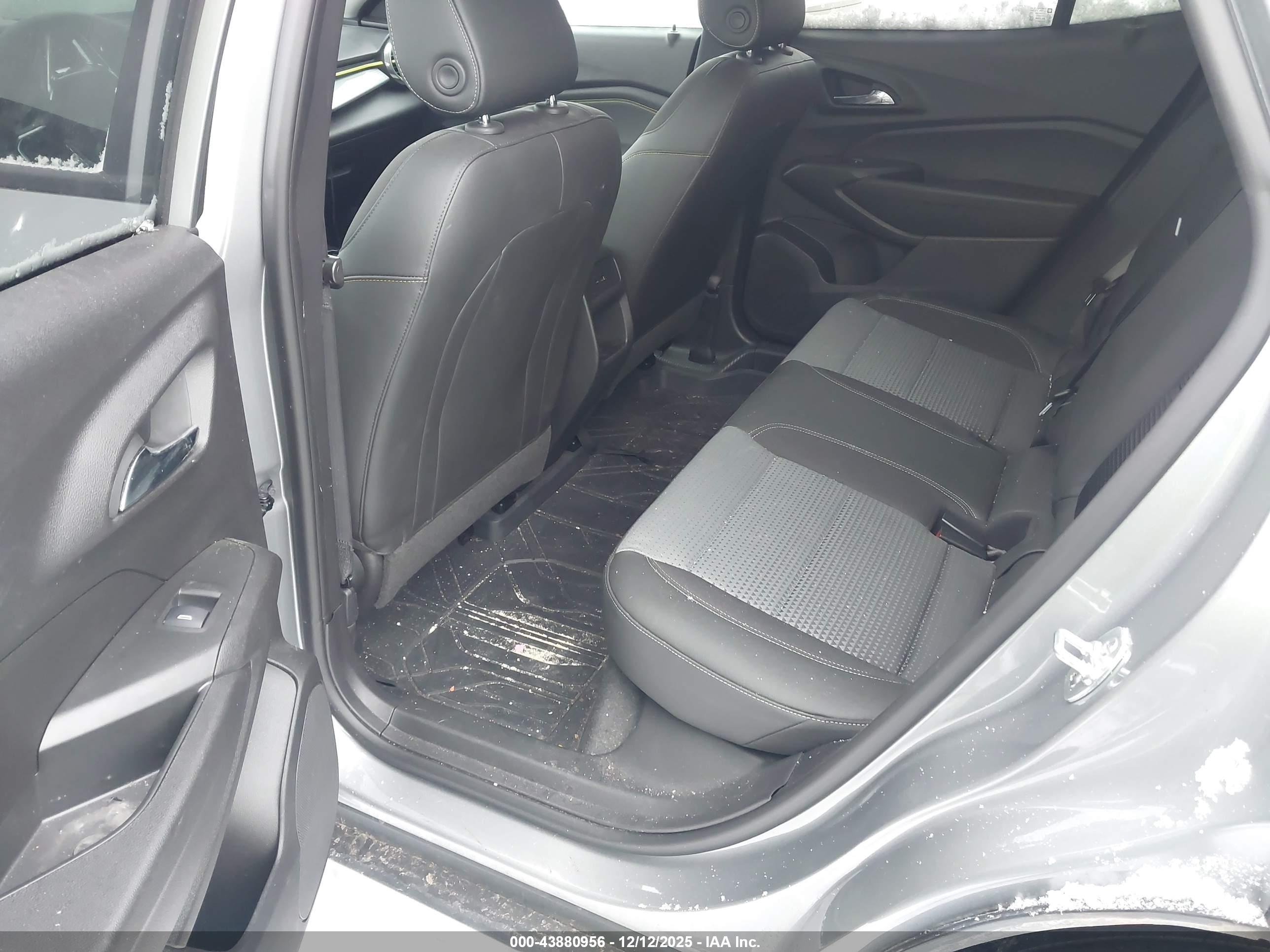 CHEVROLET TRAX image 8