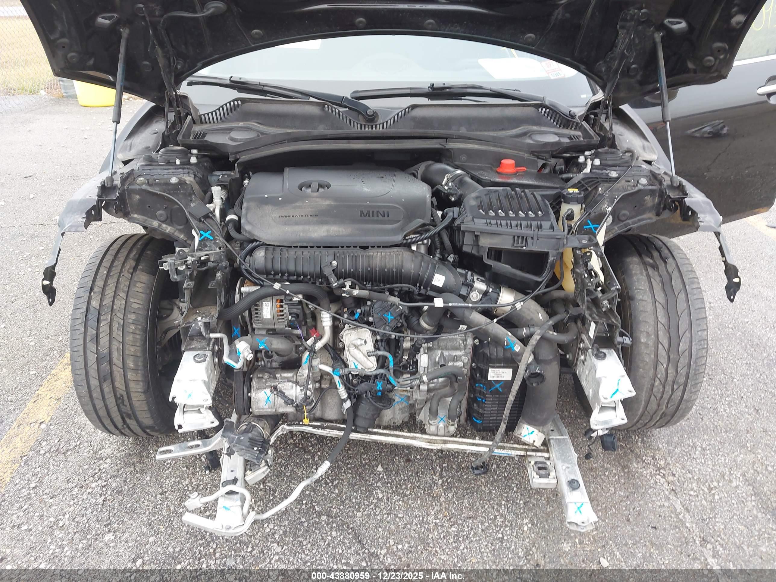 MINI CLUBMAN image 10