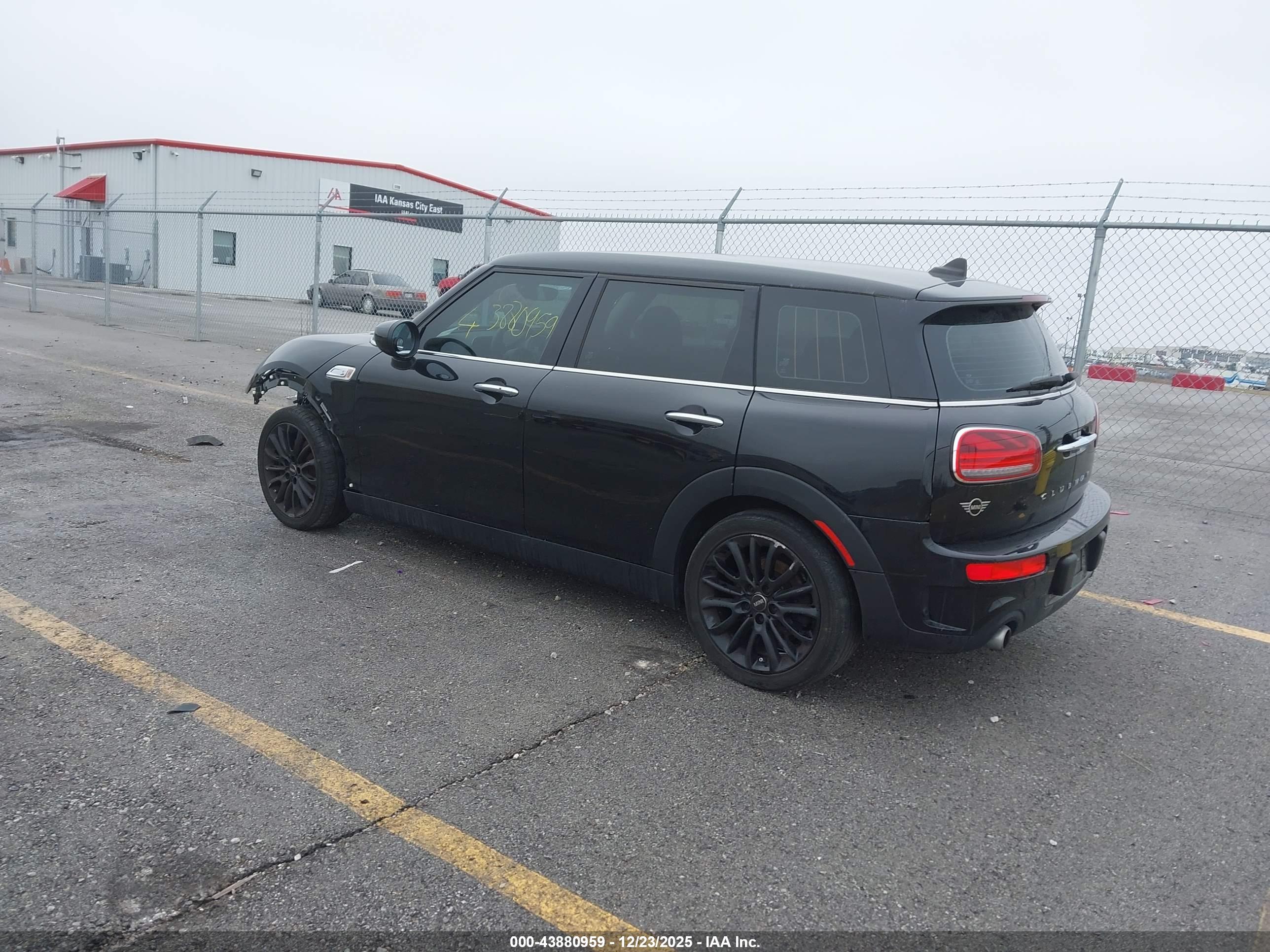 MINI CLUBMAN image 3