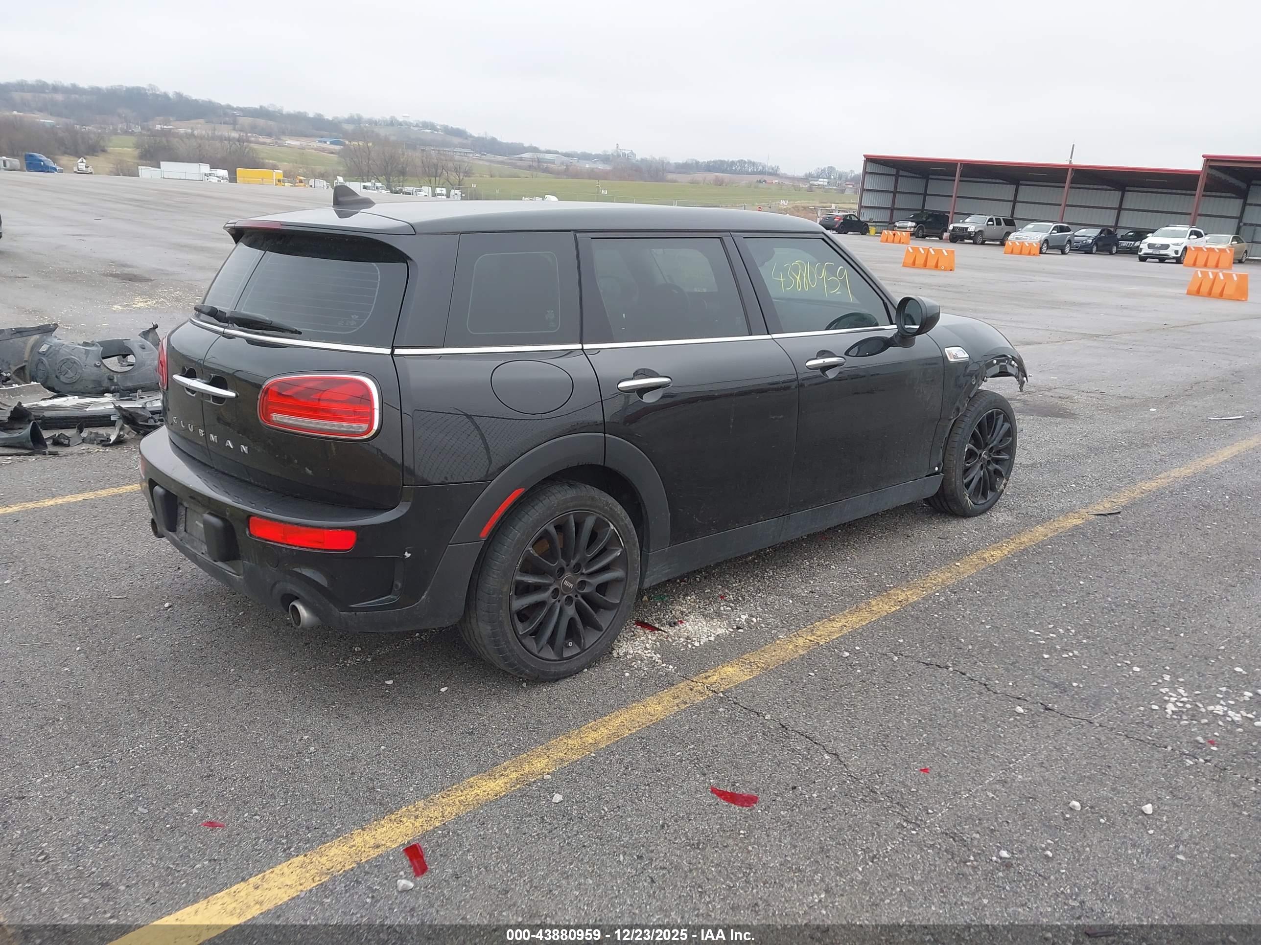 MINI CLUBMAN image 4