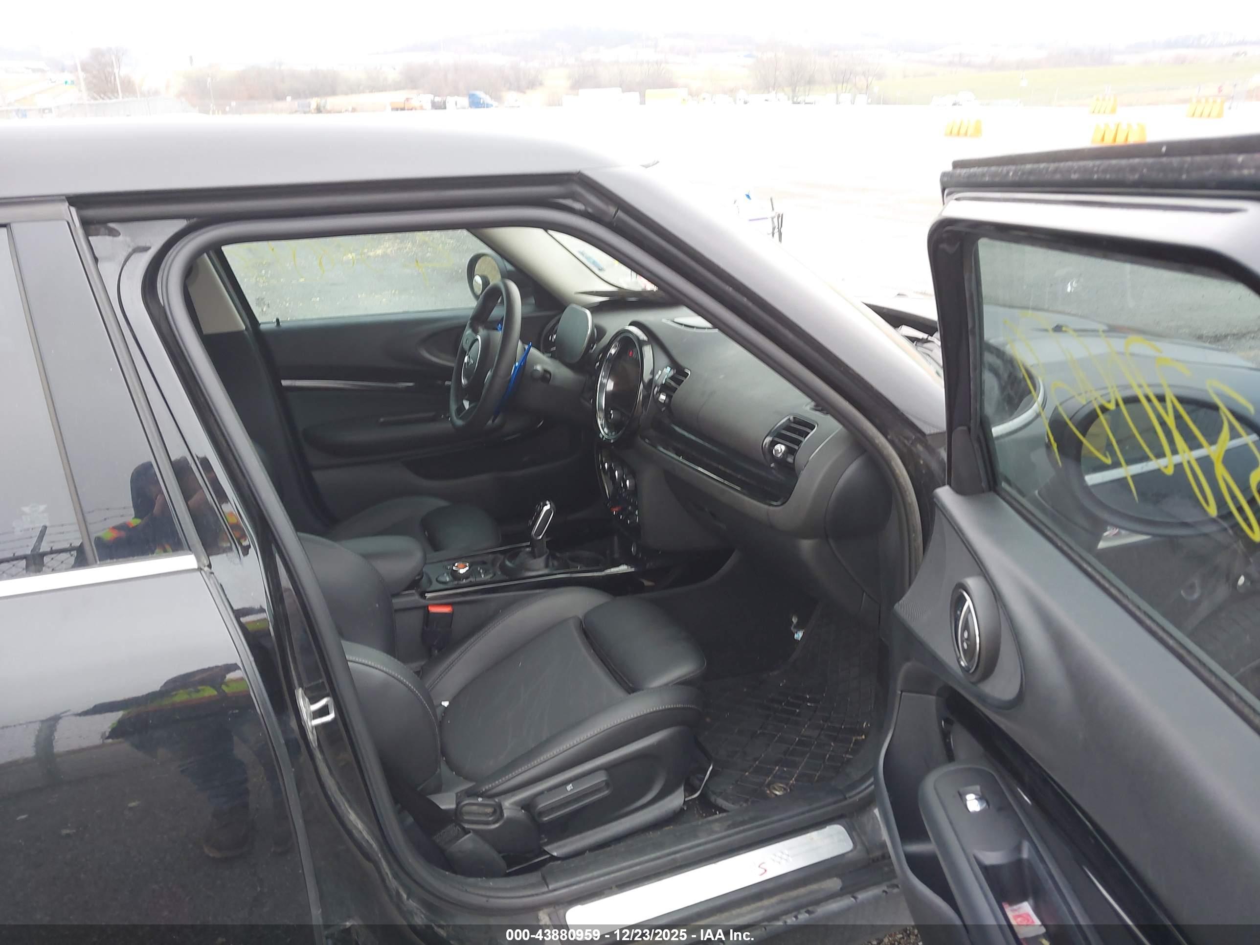 MINI CLUBMAN image 5