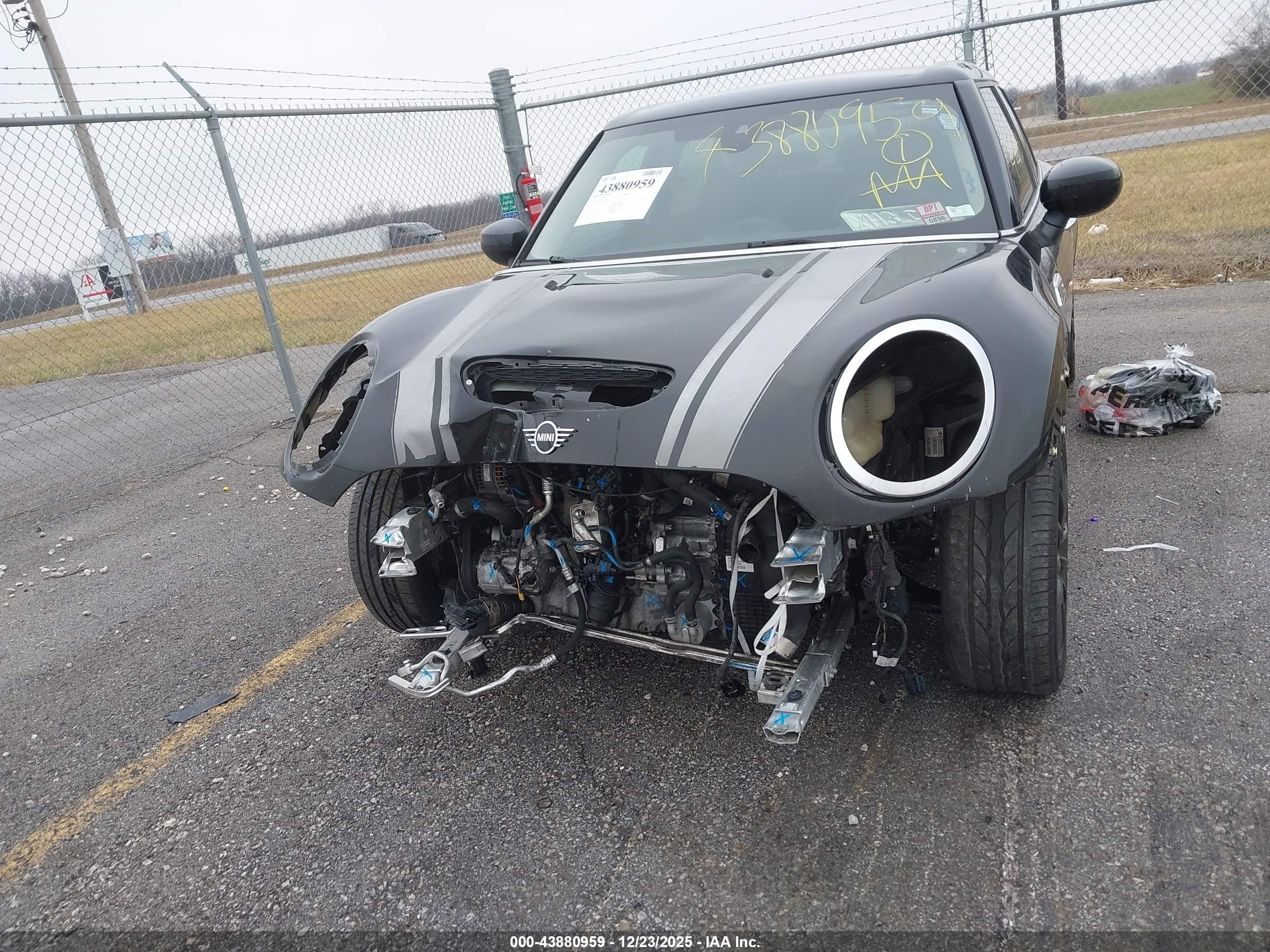 MINI CLUBMAN image 6