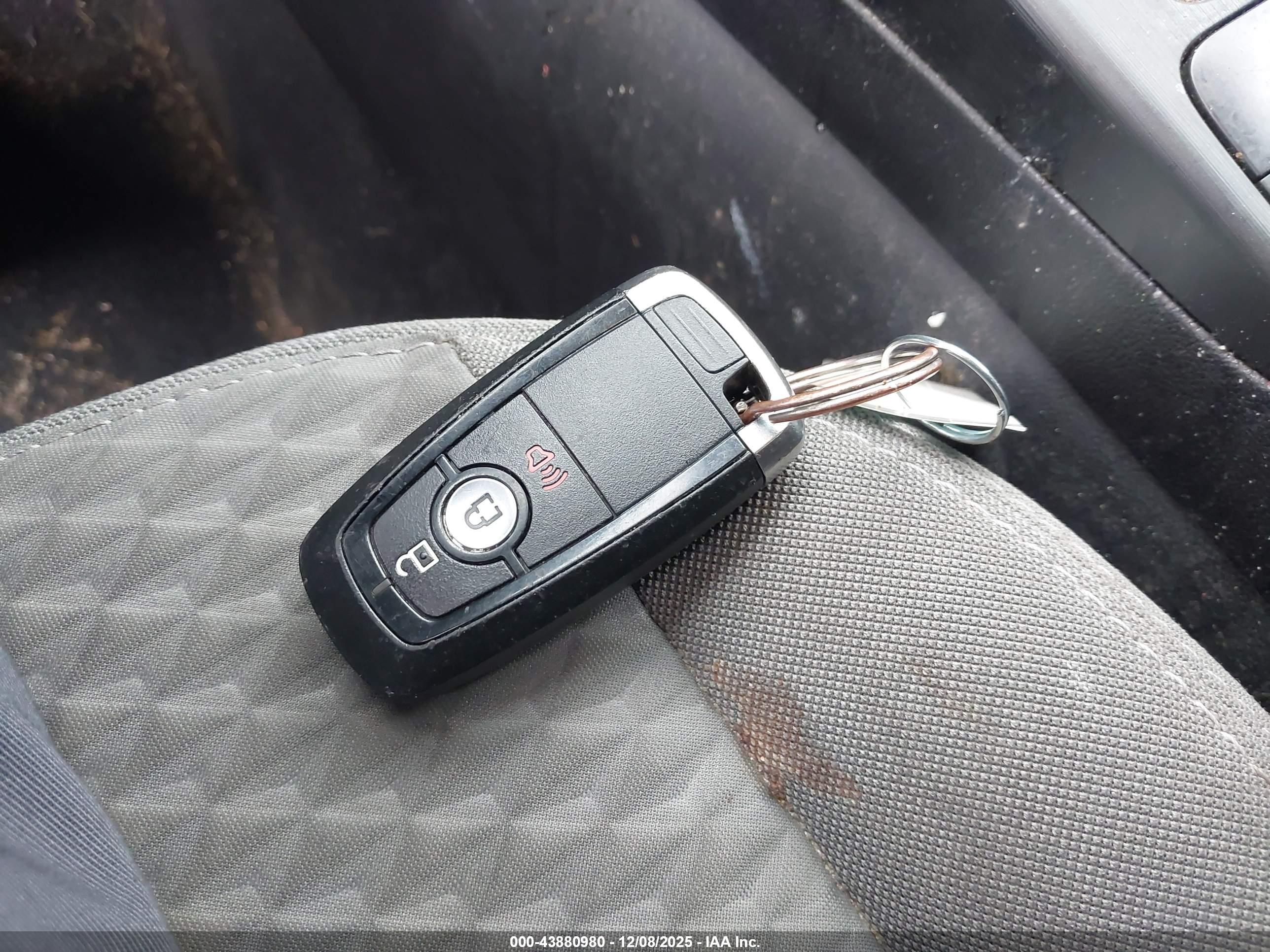 FORD ESCAPE image 11