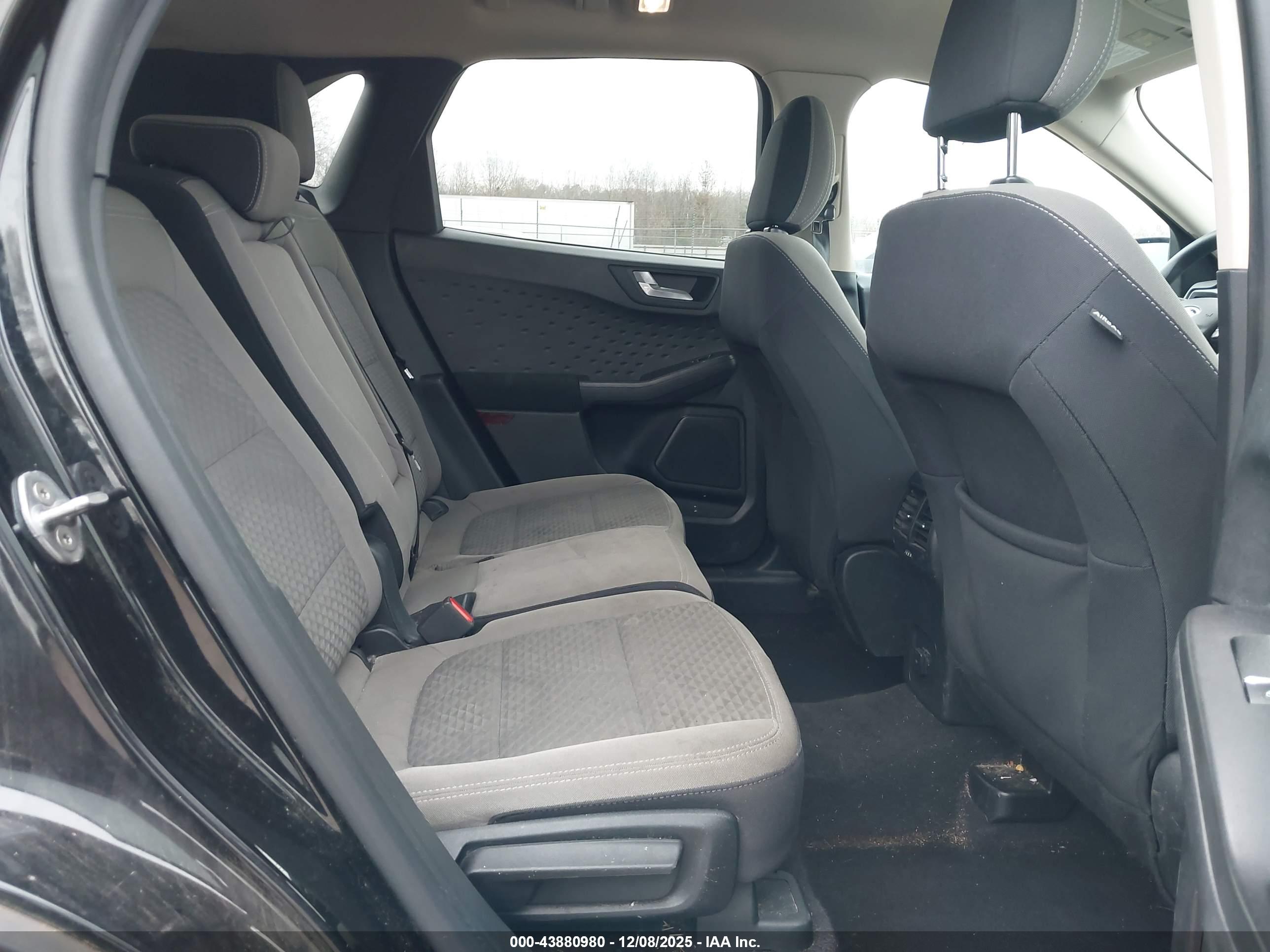 FORD ESCAPE image 8