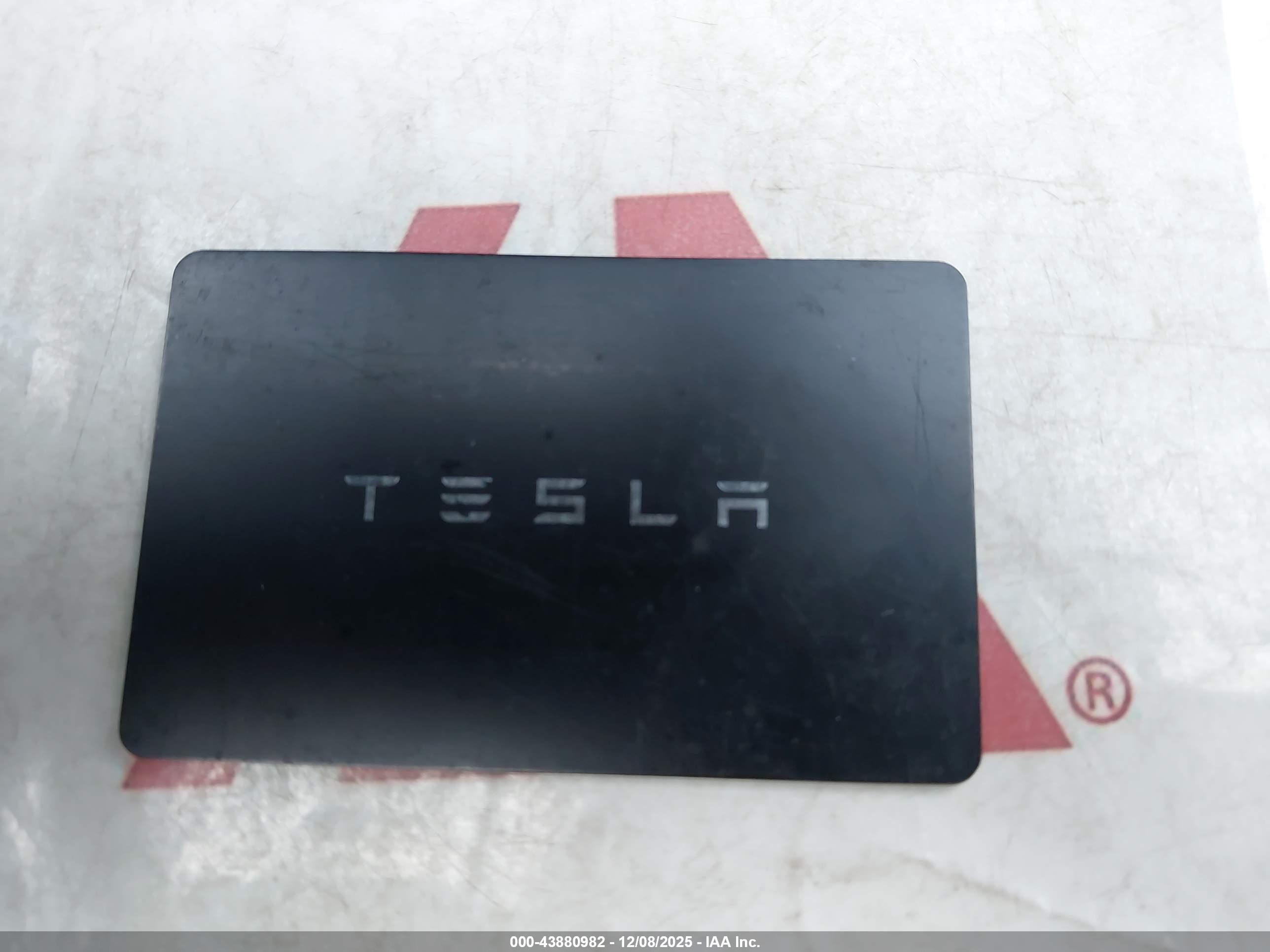 TESLA MODEL image 11