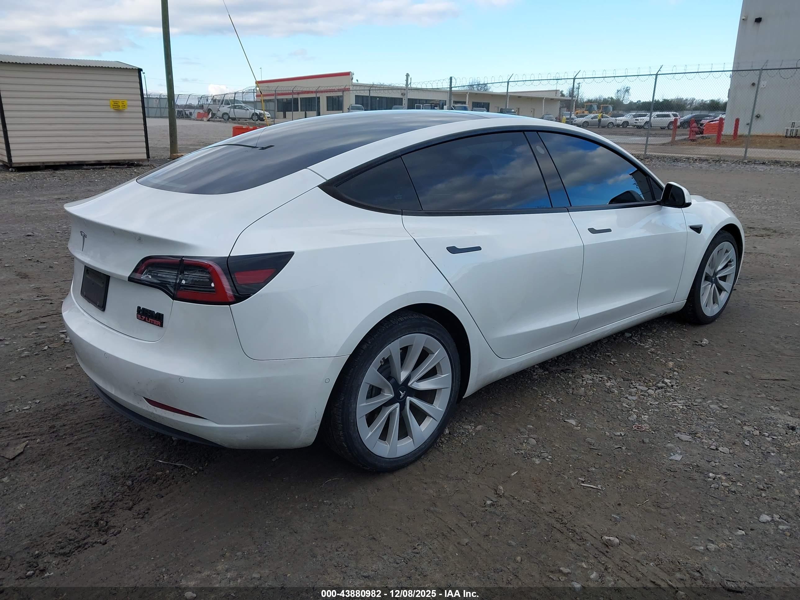 TESLA MODEL image 4