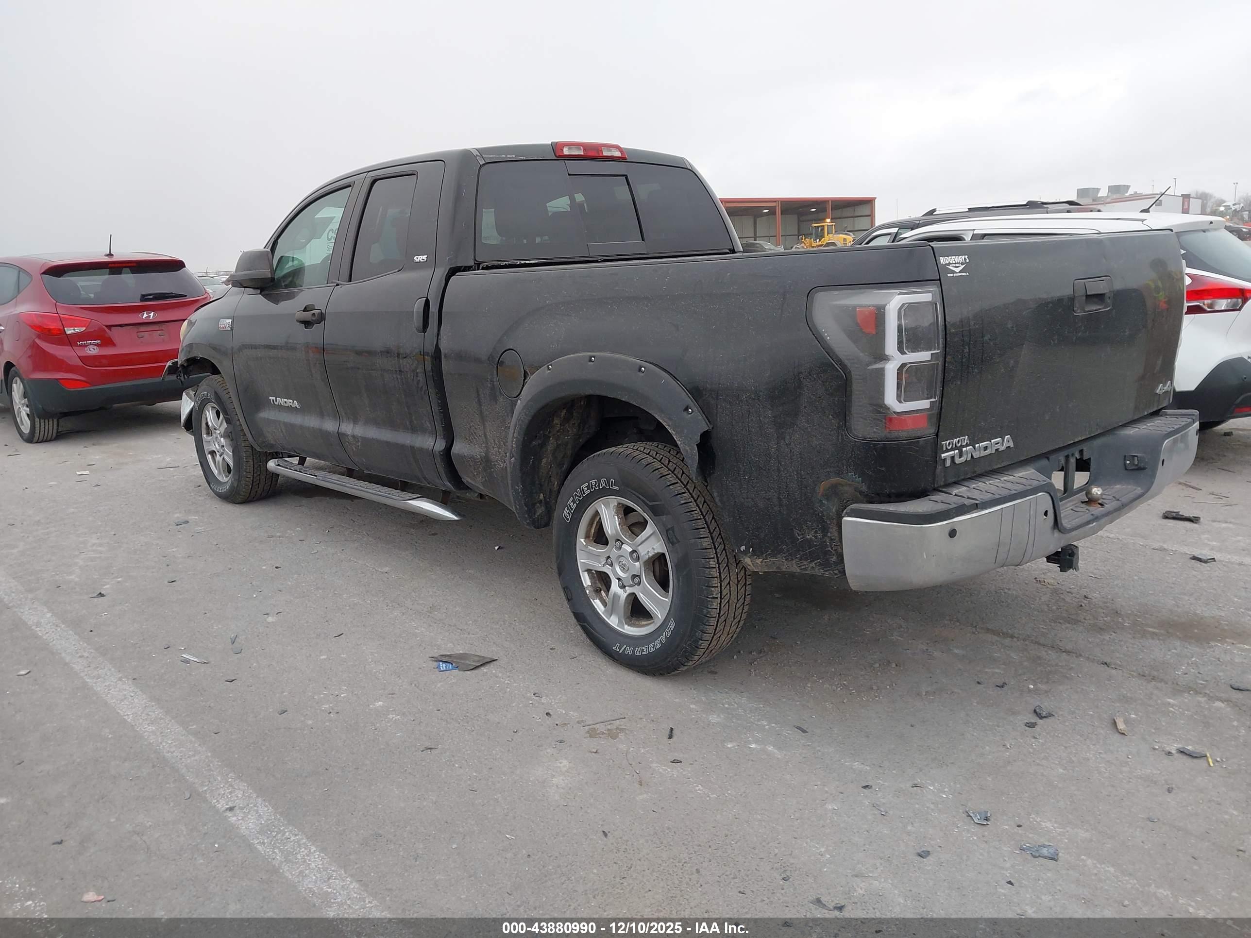 TOYOTA TUNDRA image 3